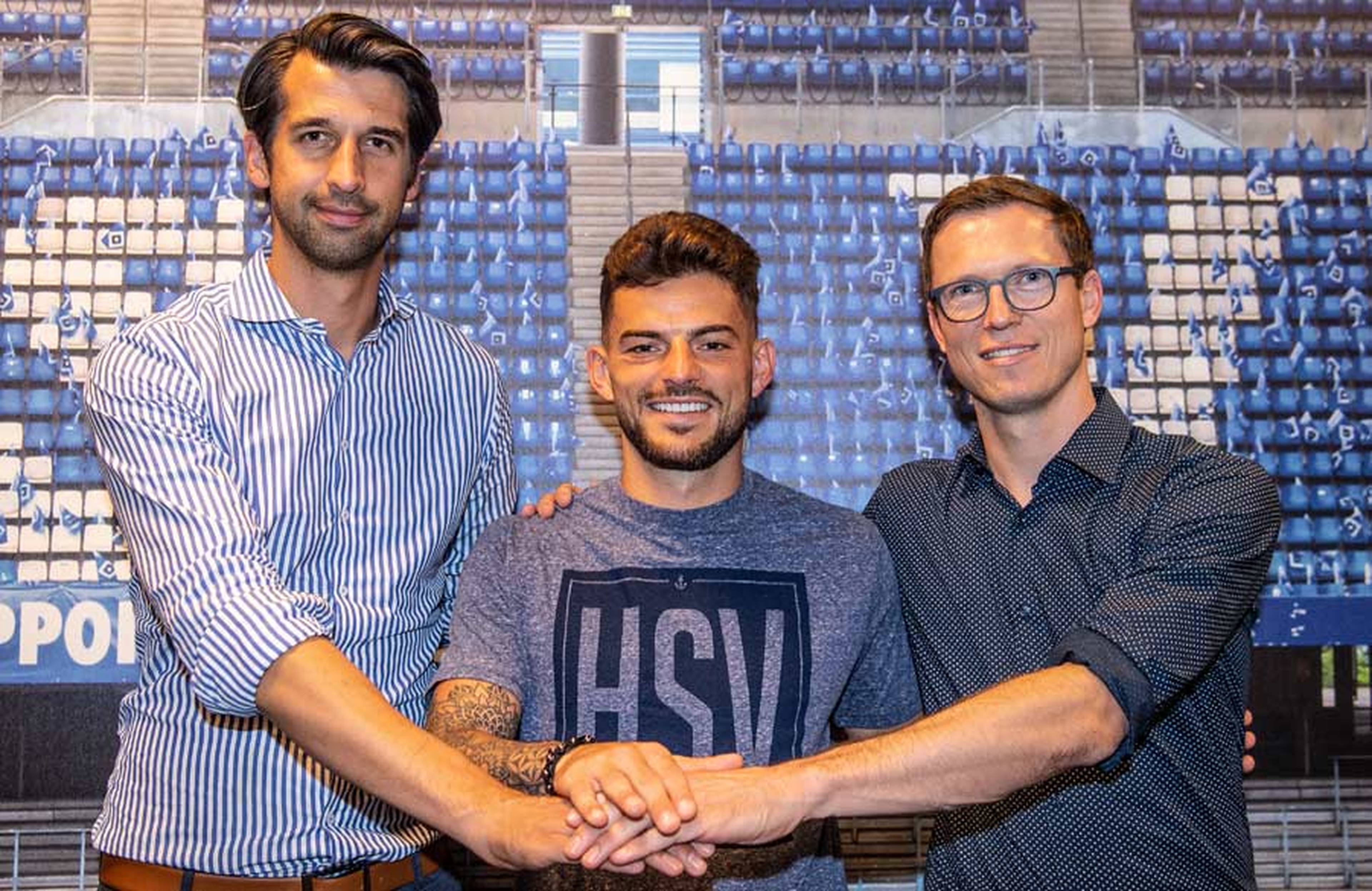 Jonas Boldt and Michael Mutzel secured the signing of Tim Leibold for HSV.