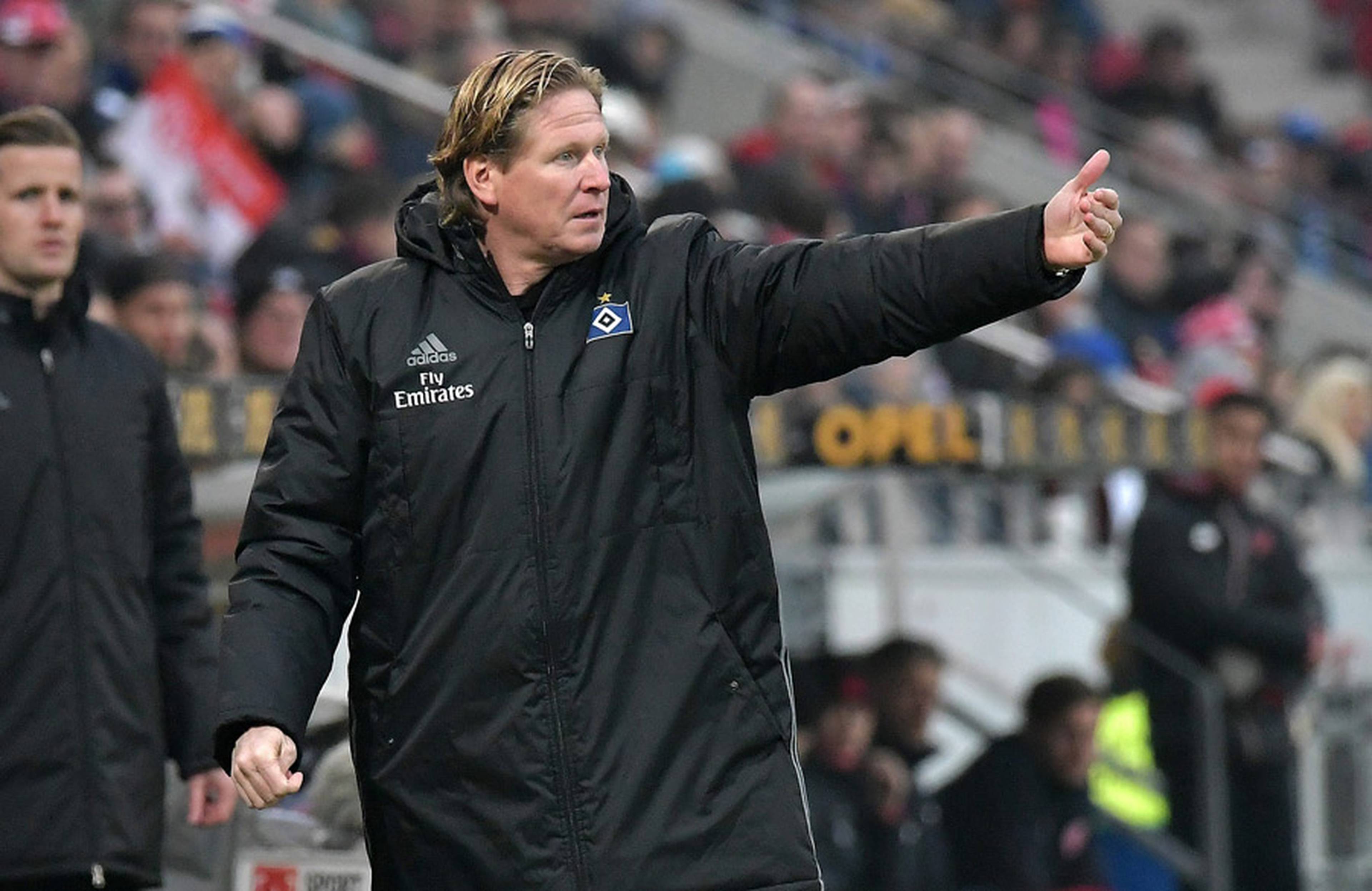Markus Gisdol als HSV-Trainer an der Seitenlinie.