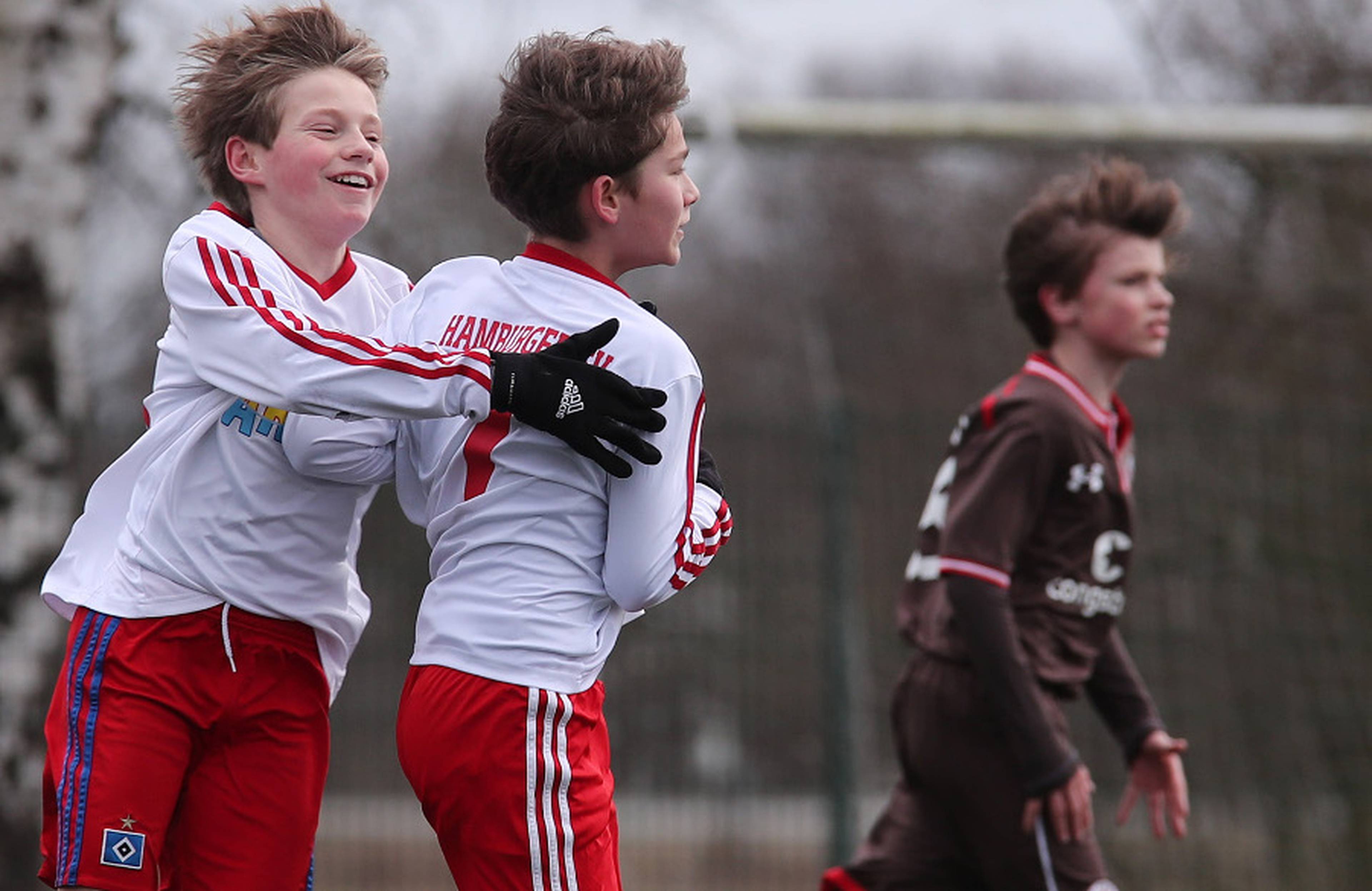 Die Freude über den Kantersieg war bei den Jungs von der U13 groß.