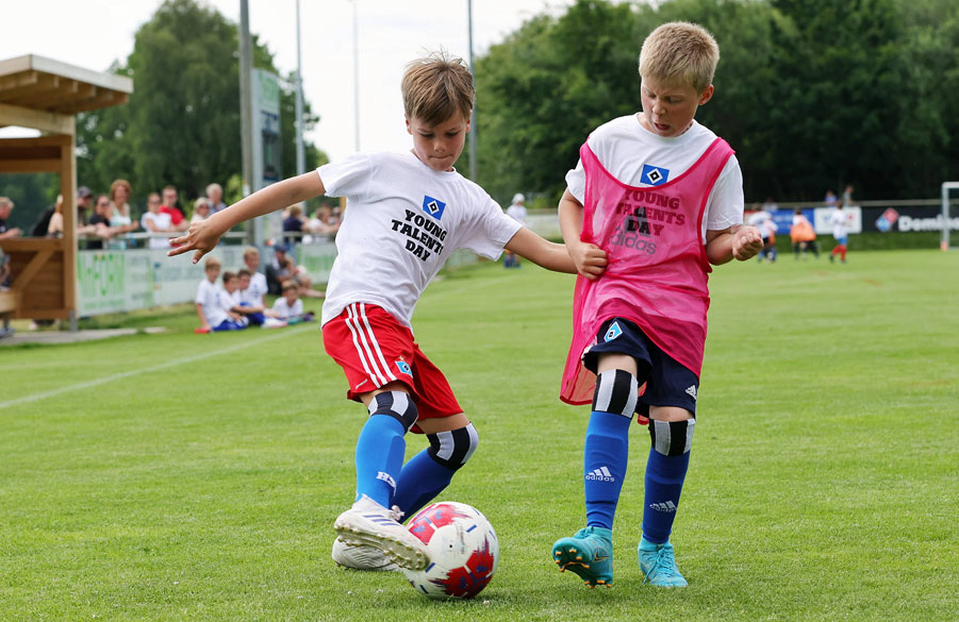 Beliebte Sichtungsveranstaltung: Neben den KPT-Einheiten findet auf der Anlage des Buchholzer FC jährlich auch der Young Talents Day statt, an dem die HSV-Scouts bis zu 200 Kinder begutachten.