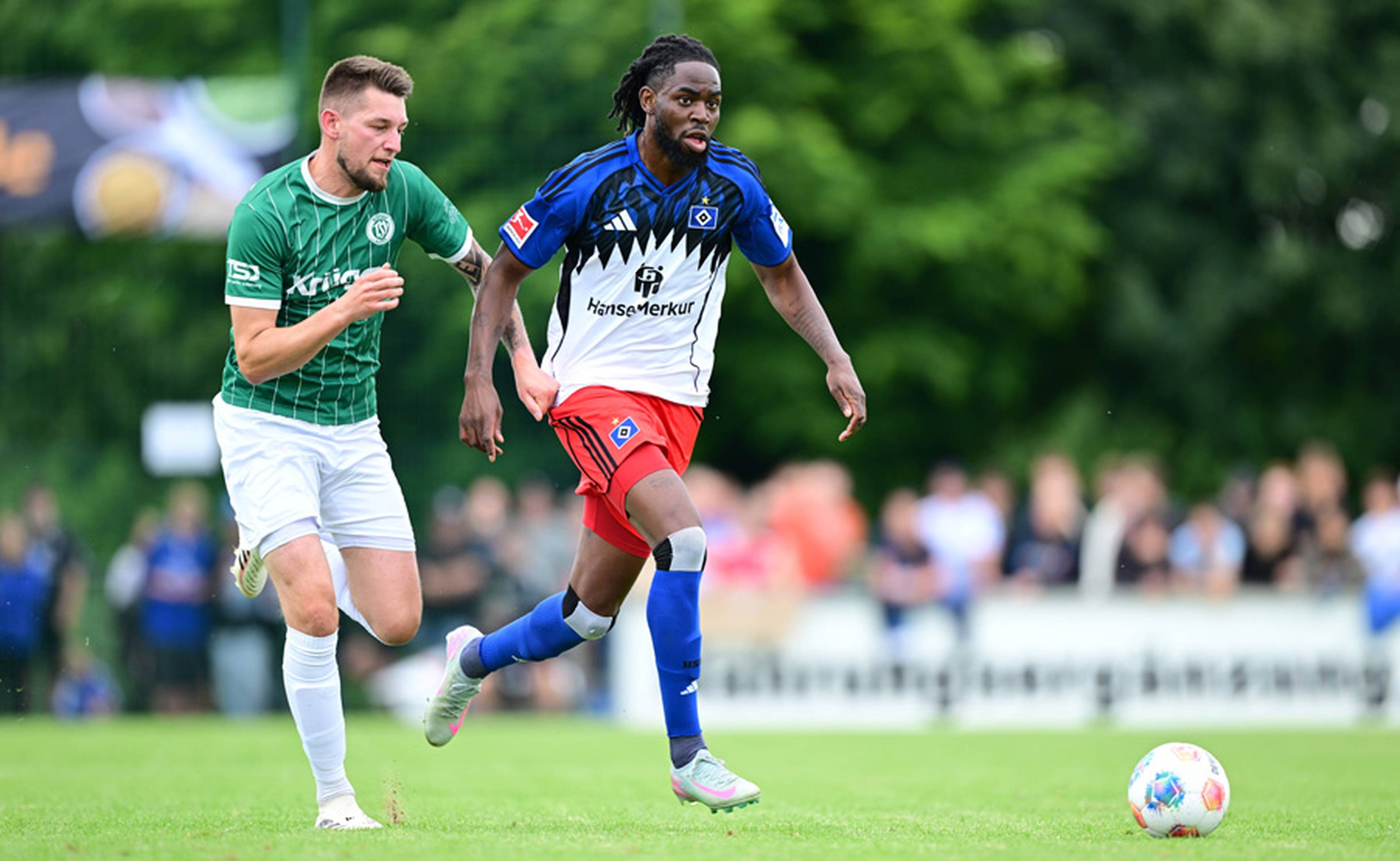 In der Defensive feierte Jordan Torunarigha sein Debüt für den HSV. 