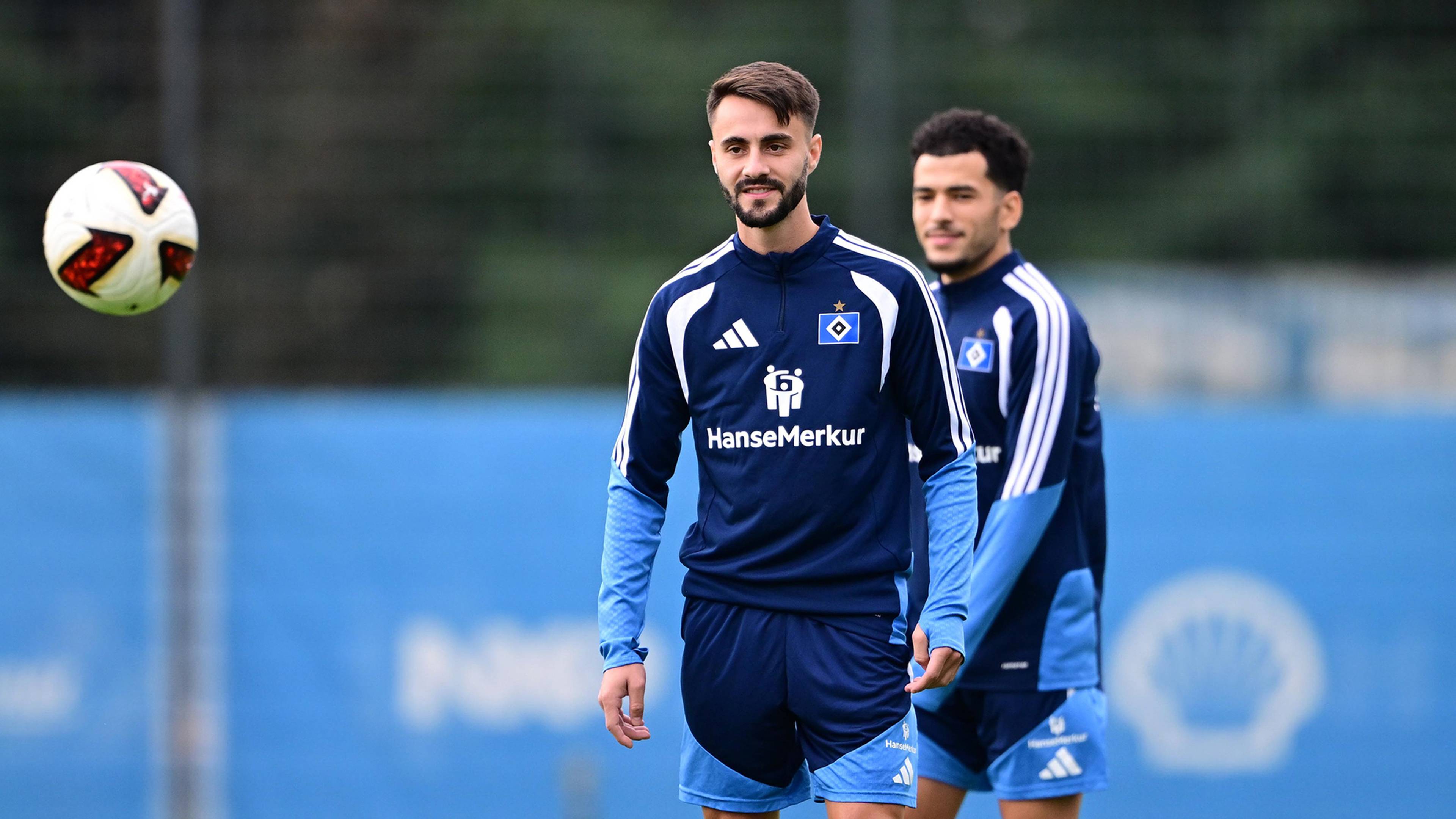 Fabio Vieira und Zakaria El Ouahdi.