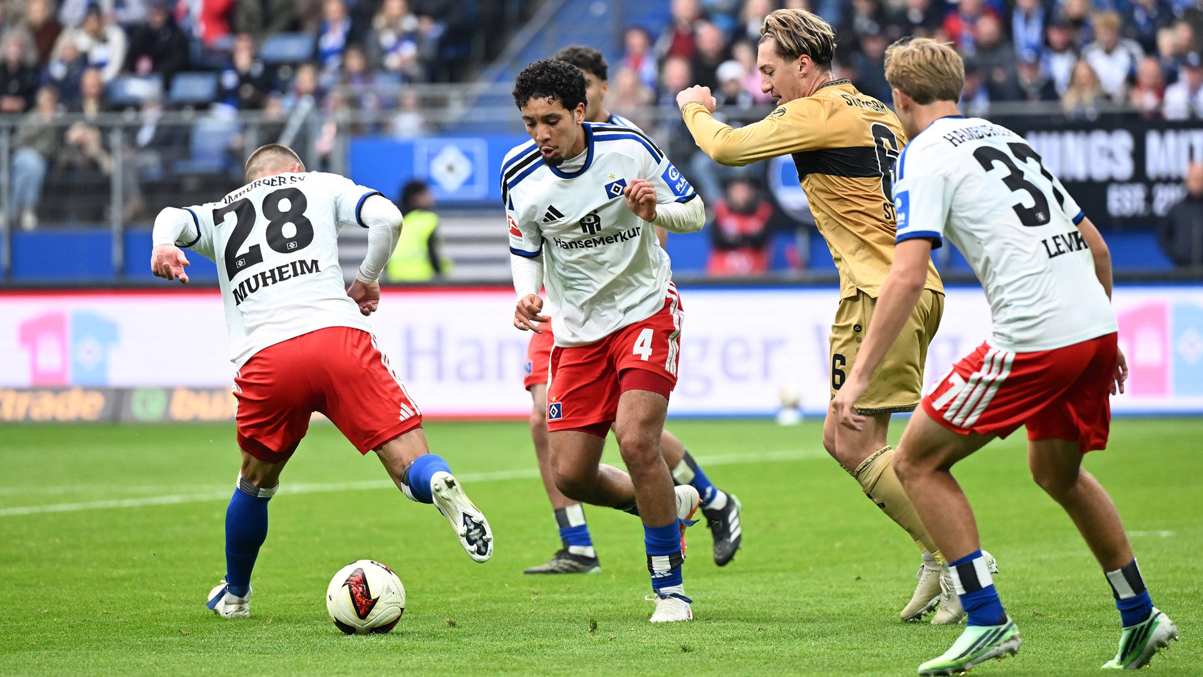 Bilal Nadir und Miro Muheim im Zusammenspiel