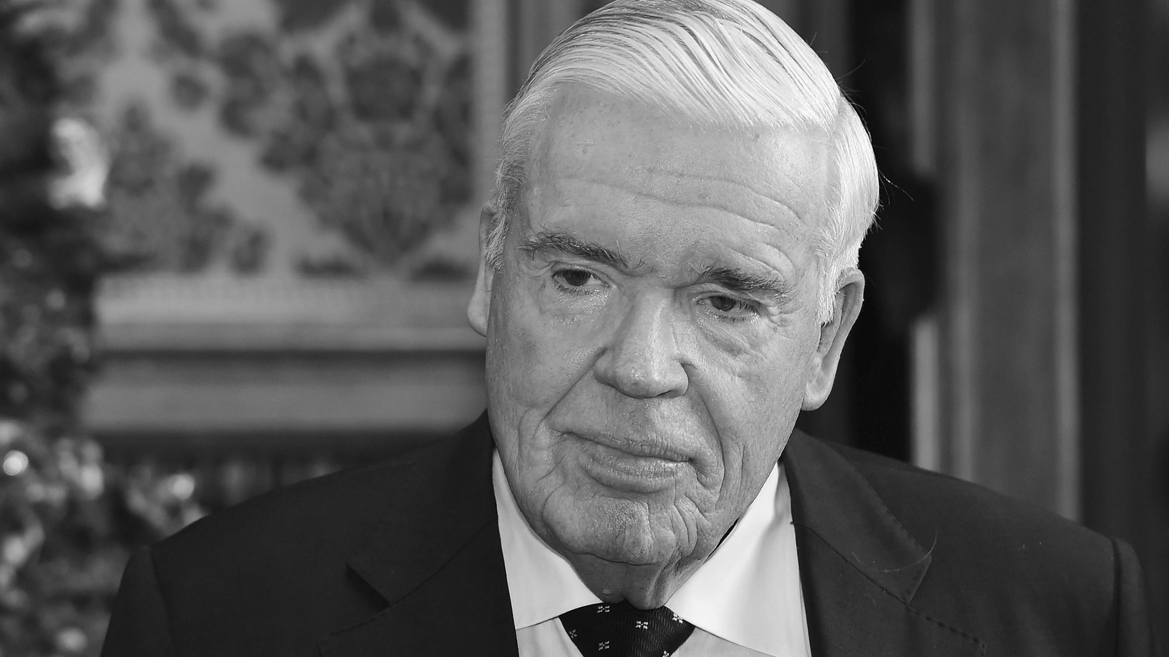 Portrait Bild von Klaus-Michael Kühne in schwarz-weiß