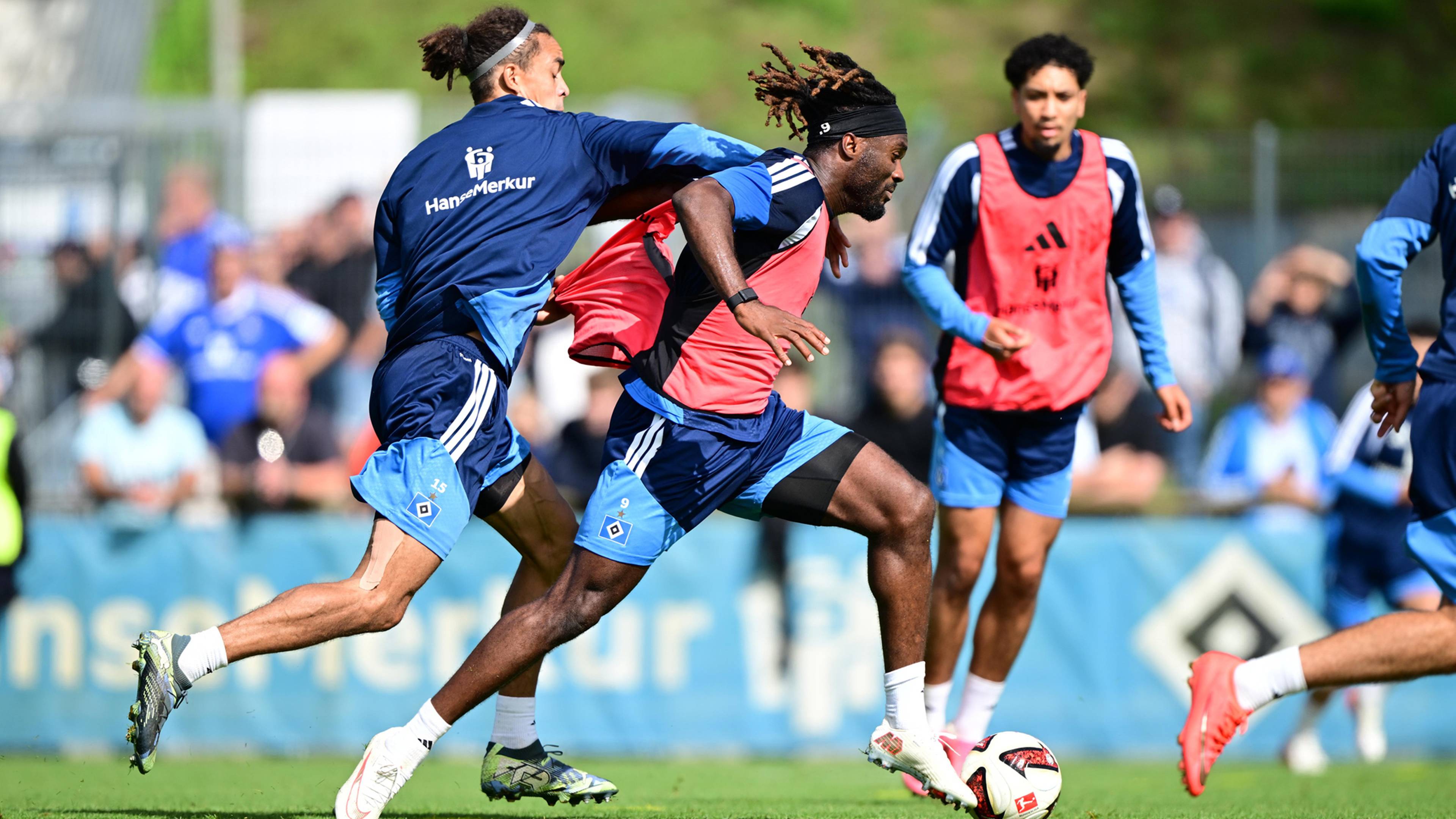 Yussuf Poulsen im Trainingsduell mit Terem Moffi