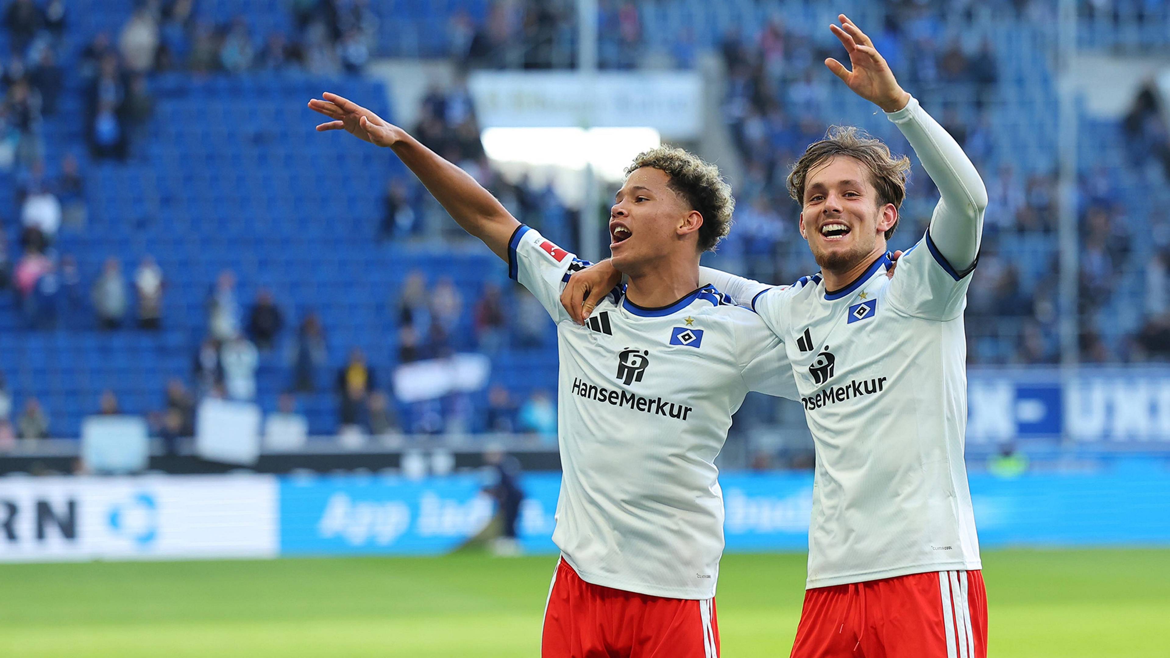 Alexander Rössing-Lelesiit und Otto Stange jubeln.