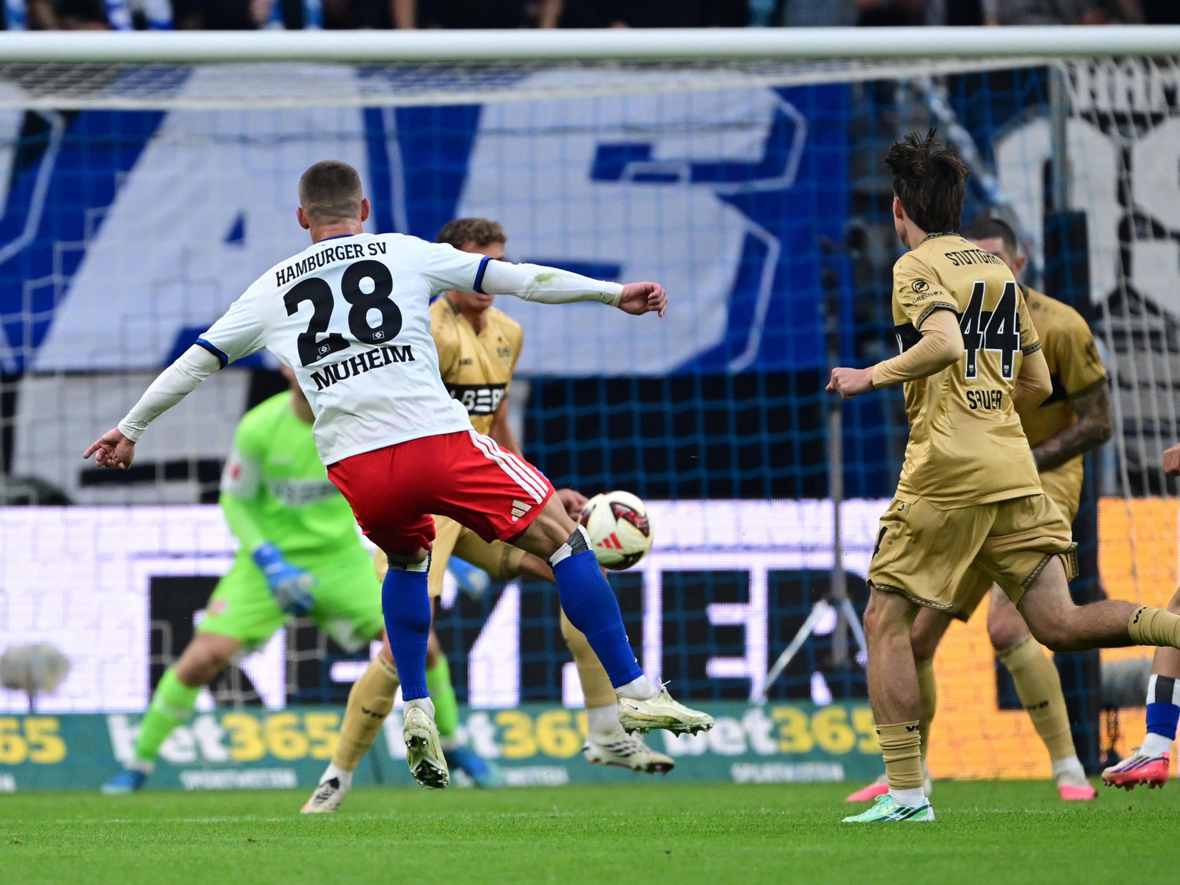 Muheim zieht ab und trifft zum 1:0