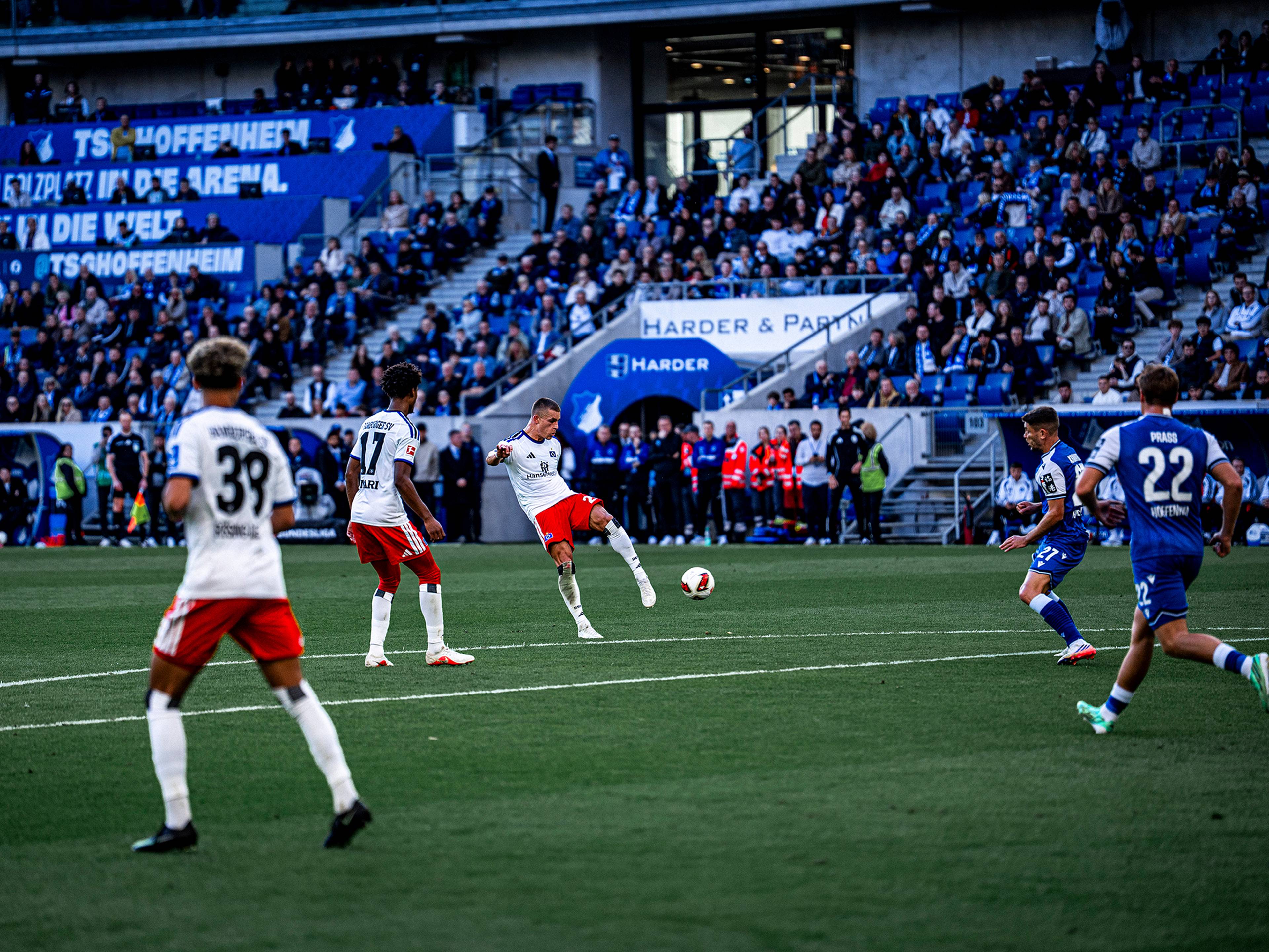 Miro Muheims Schuss zum Siegtreffer in Hoffenheim.