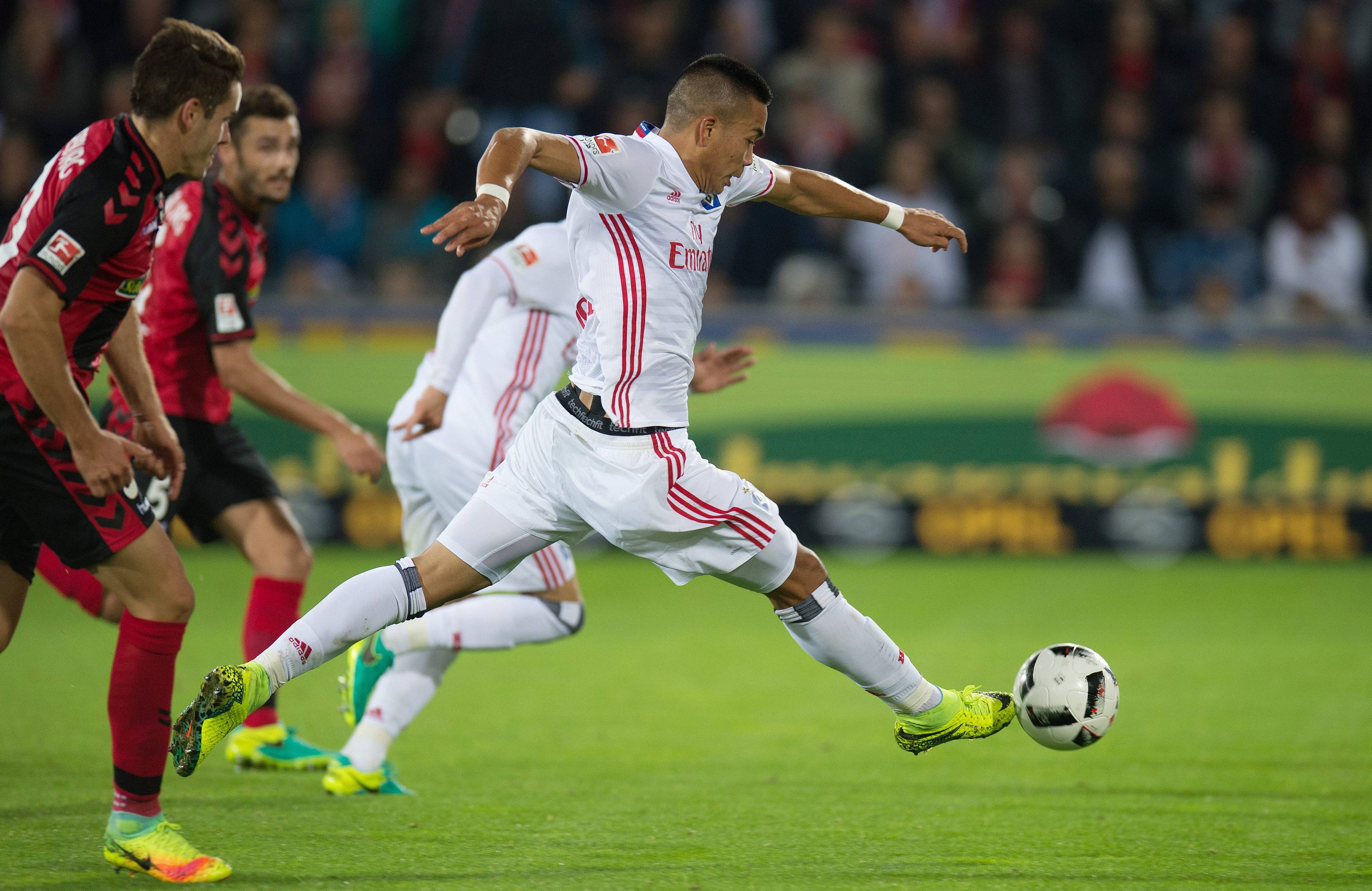 Bobby Wood auf dem Weg zum 1:0, das dann jedoch der Innenpfosten verhinderte.