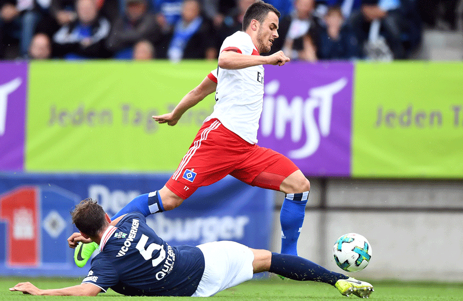 Filip Kostic mit Vollgas: Hamburgs Linksfuß hatte in der ersten Halbzeit einige gute Aktionen auf der linken Außenbahn.