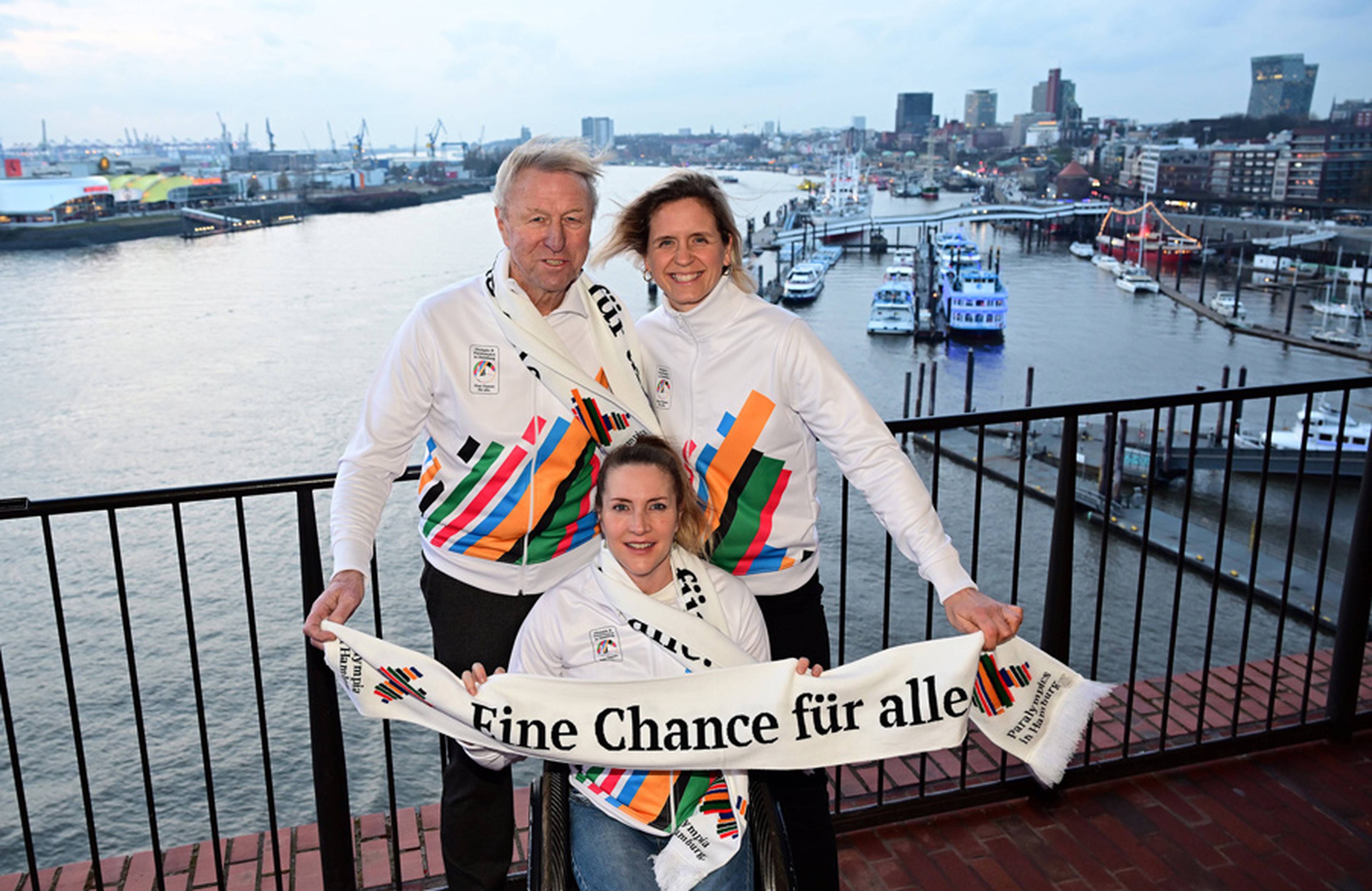 Kennen durch ihre Teilnahmen den Zauber von Olympia: Horst Hrubesch, Edina Müller und Laura Ludwig (v.l.).