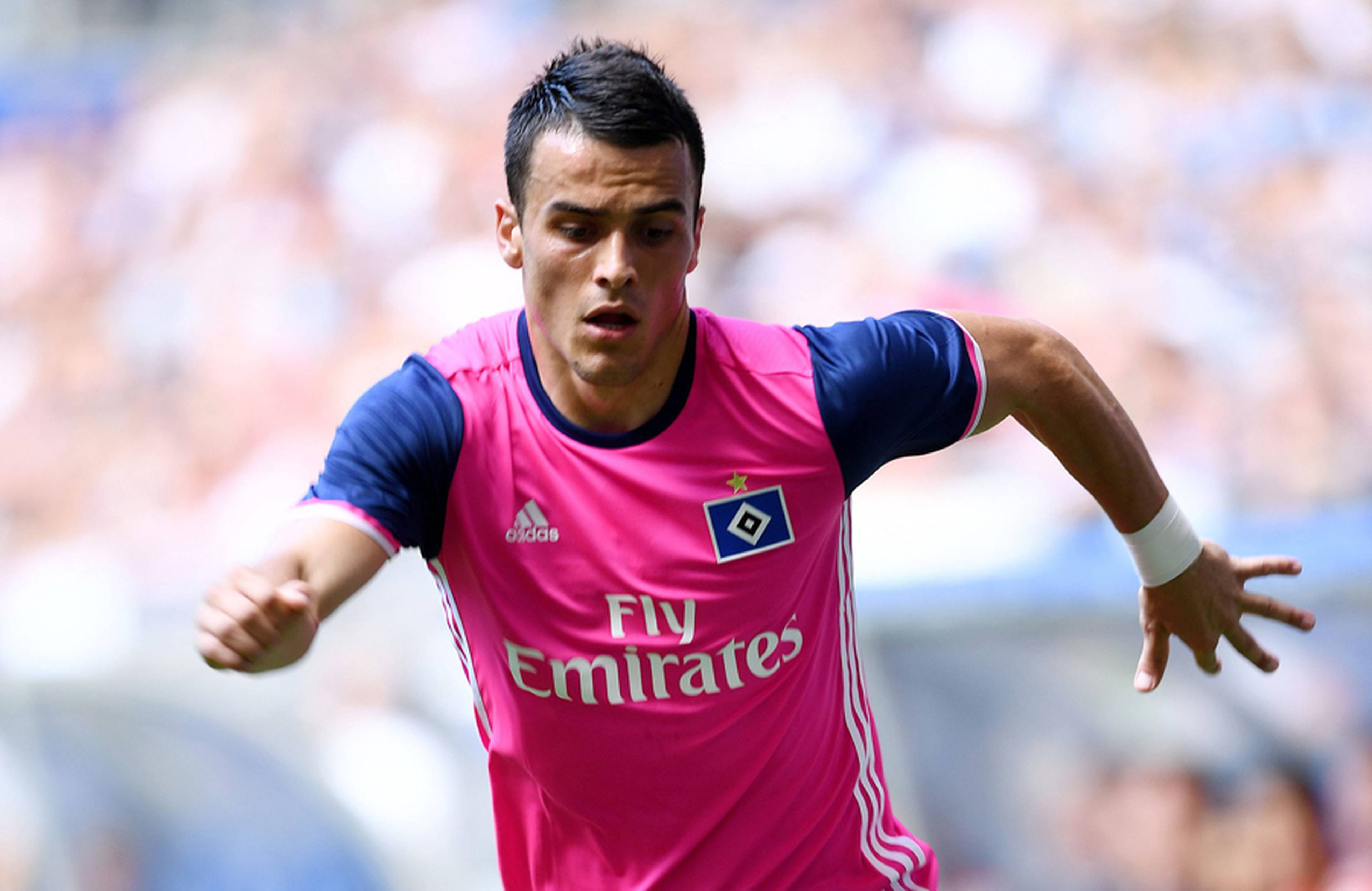 Filip Kostic im Dribbling