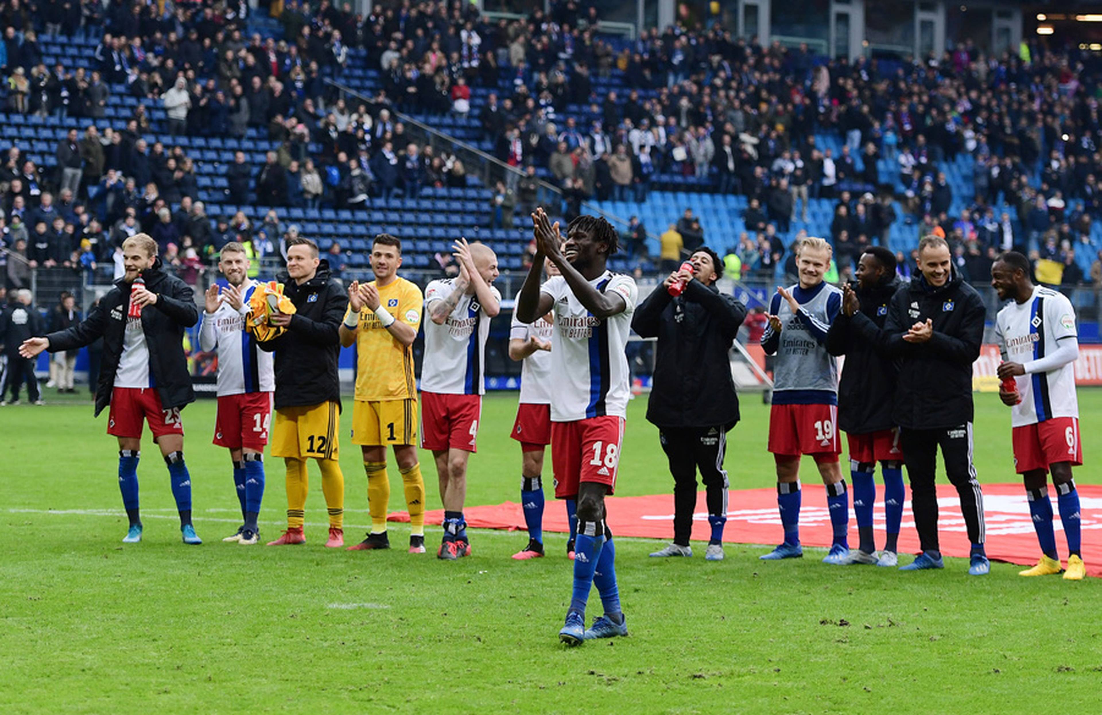 Bakery Jatta legte das 2:0 durch Hinterseer nach einem Supersprint mustergültig vor und wurde nach dem Abpfiff von Fans und Mannschaft gesondert gefeiert.  