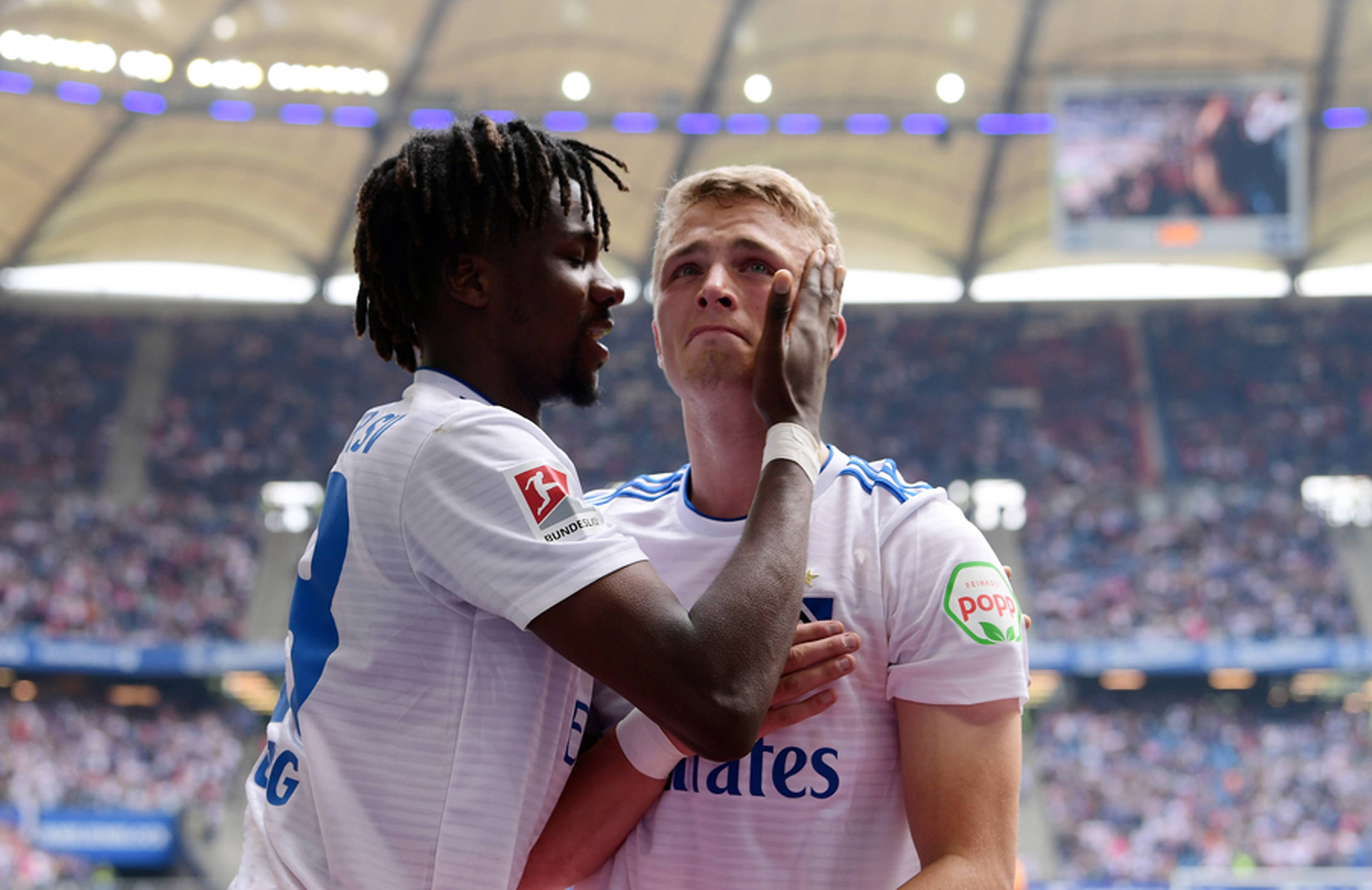 Emotionale Minuten im Volkspark: Nach seinem 3:0-Führungstreffer flossen bei Fiete Arp einige Tränen.