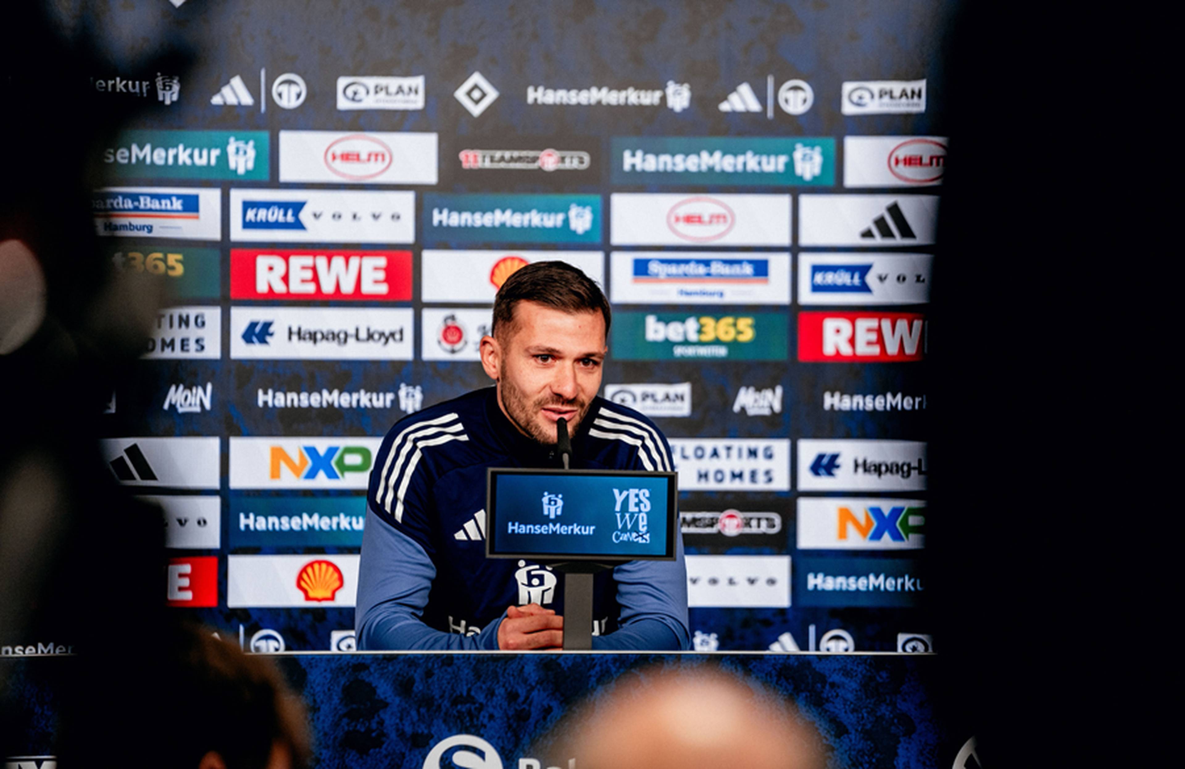 Daniel Heuer Fernandes took questions from journalists in a media round ahead of his 167th competitive appearance for the Rothosen.