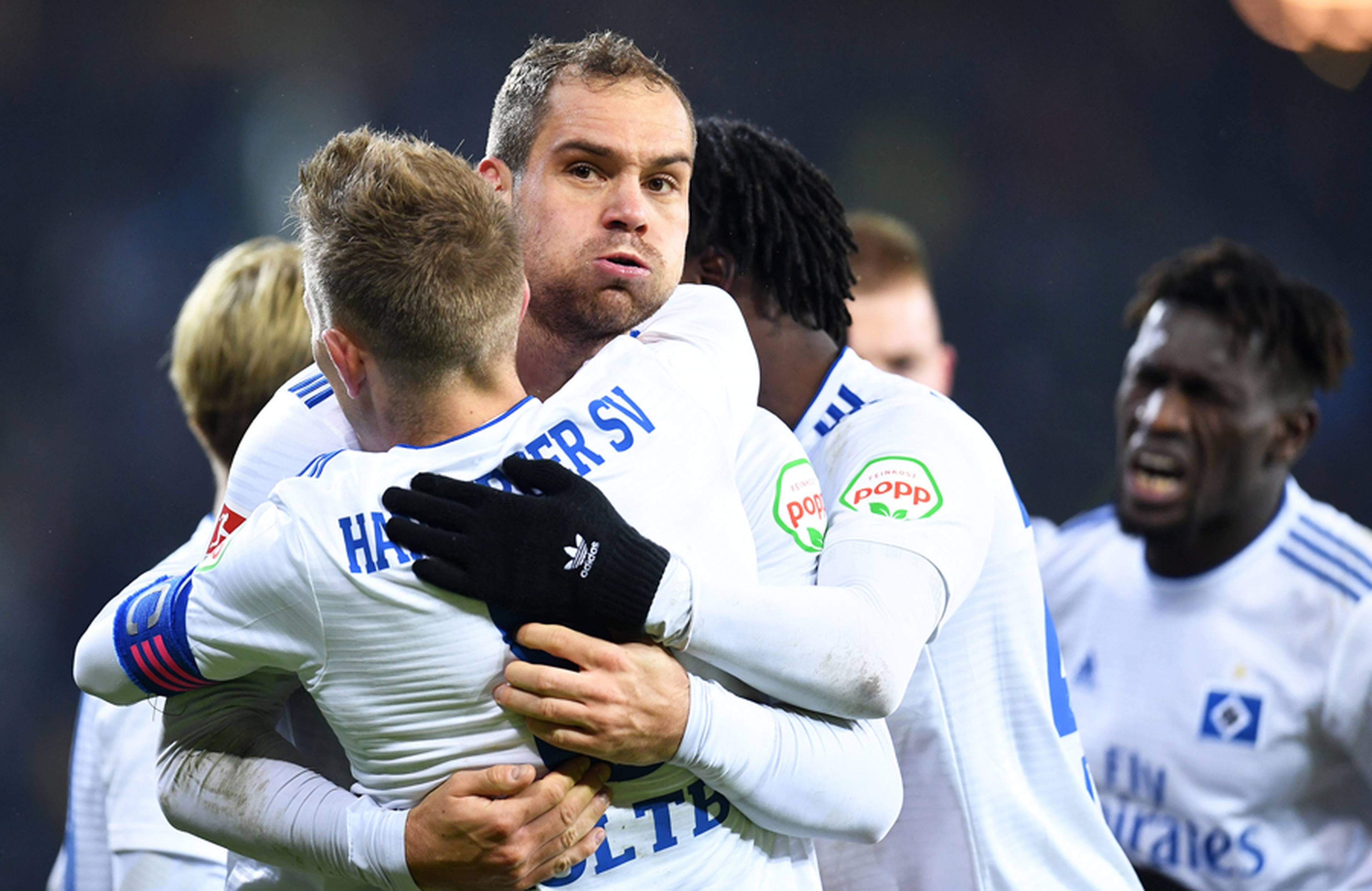 Lasogga bejubelt einen seiner Treffer gegen Sandhausen.