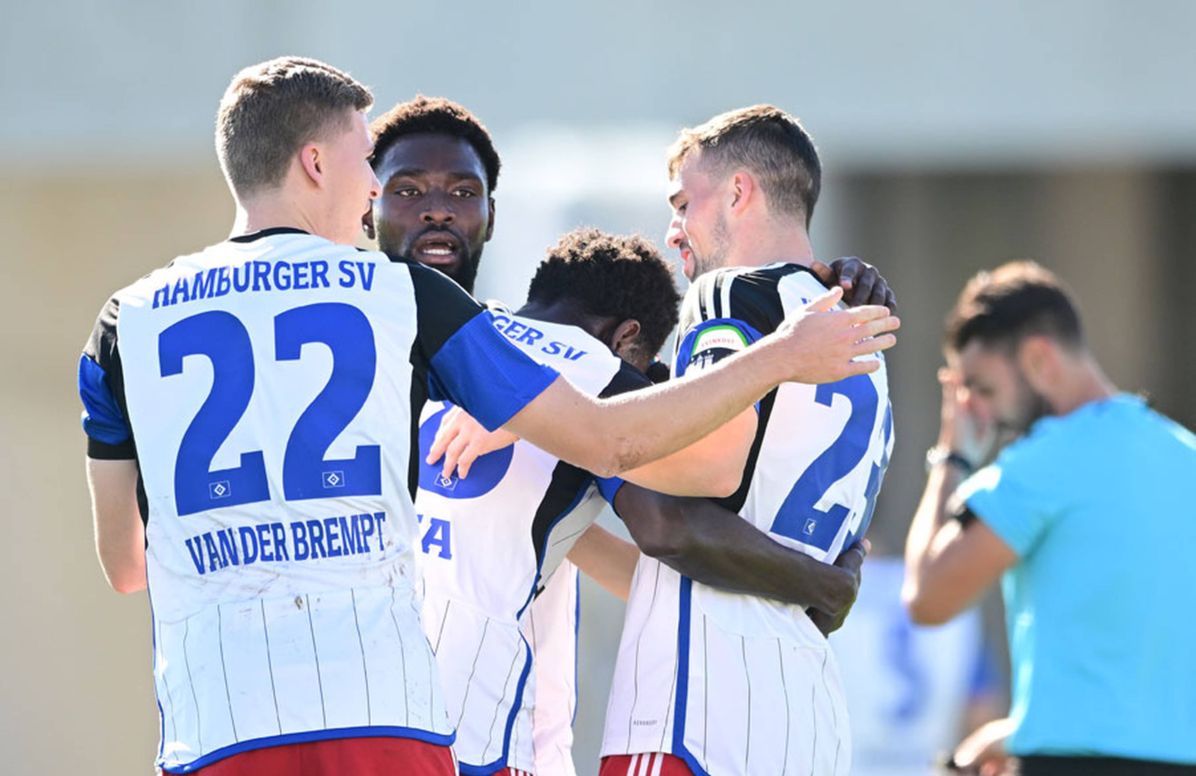 Well in, captain! Jonas Meffert’s long-range effort gave HSV the lead after 15 minutes.