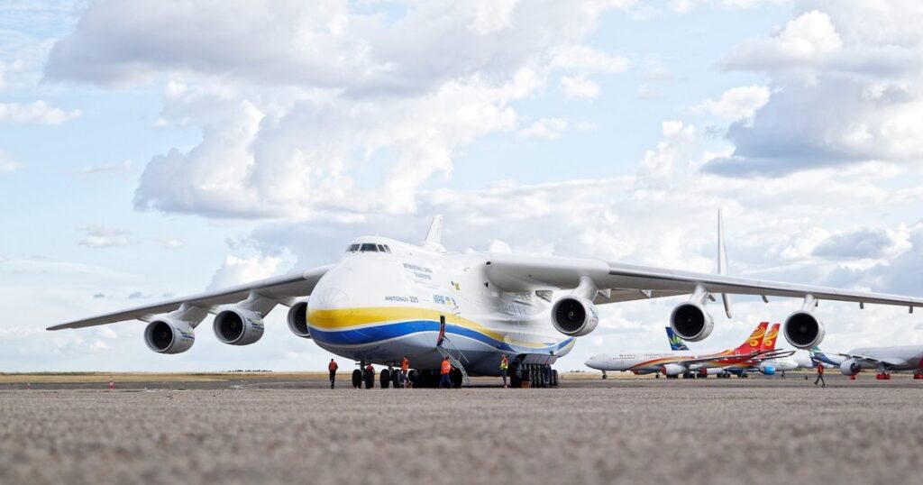 det-storsta-flygplanet-i-varlden-antonov-an-225-mrija-1024x538