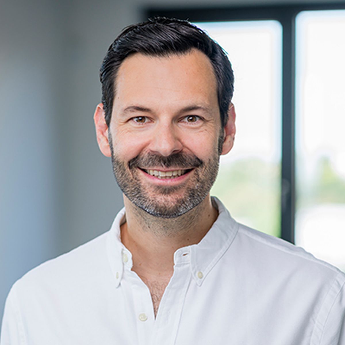 Dr. Jan-Frederik-Arnold - CEO