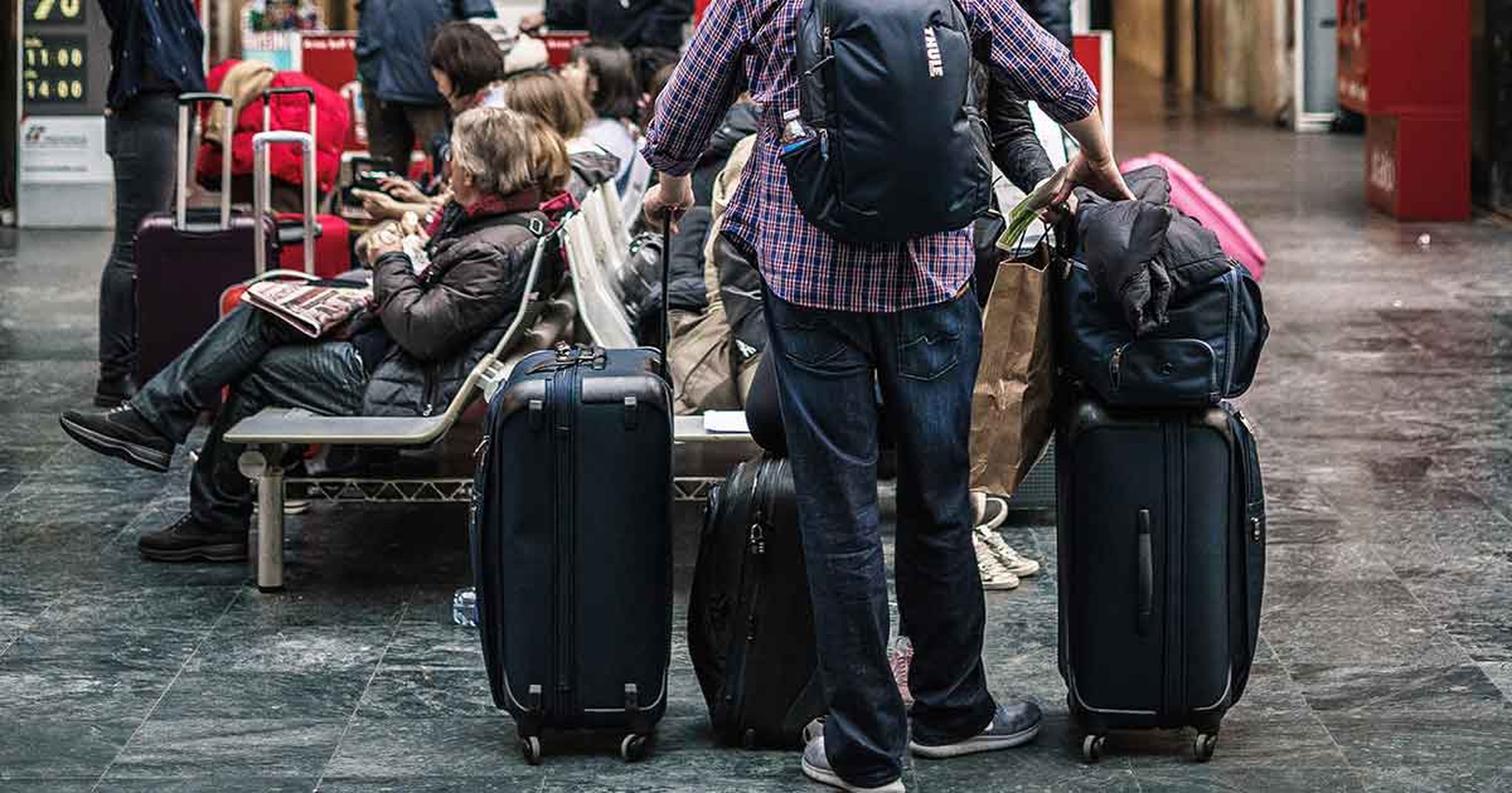 Att packa resväskor är enkelt: Tips och checklista