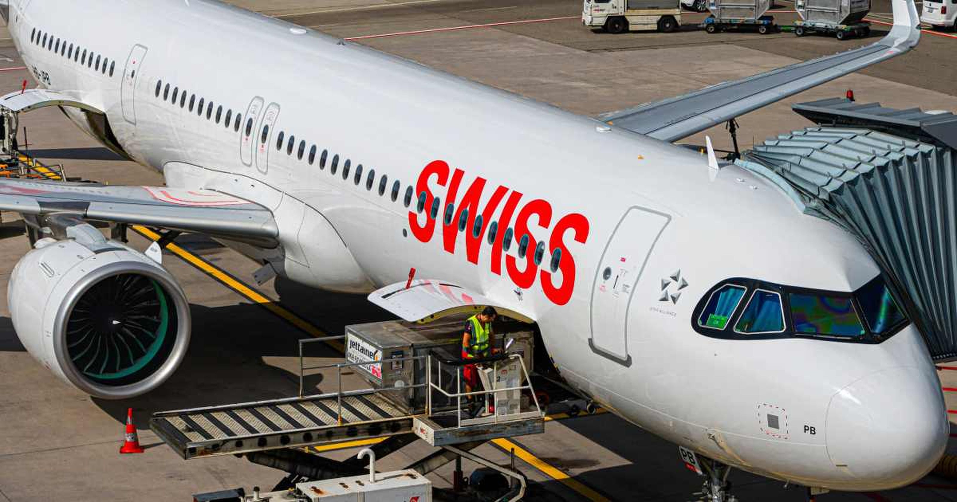 Swiss: Refund & compensation - flight delay