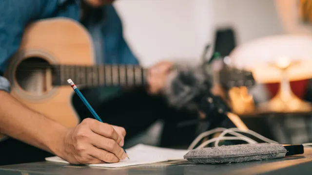 Songwriting-Masterclass: 5 Tipps und Techniken zur Überwindung kreativer Blockaden in der Musikproduktion
