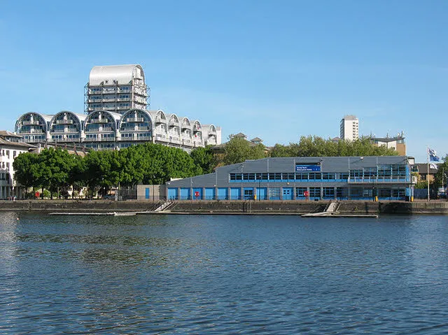 surrey docks fitness and water sports move southwark