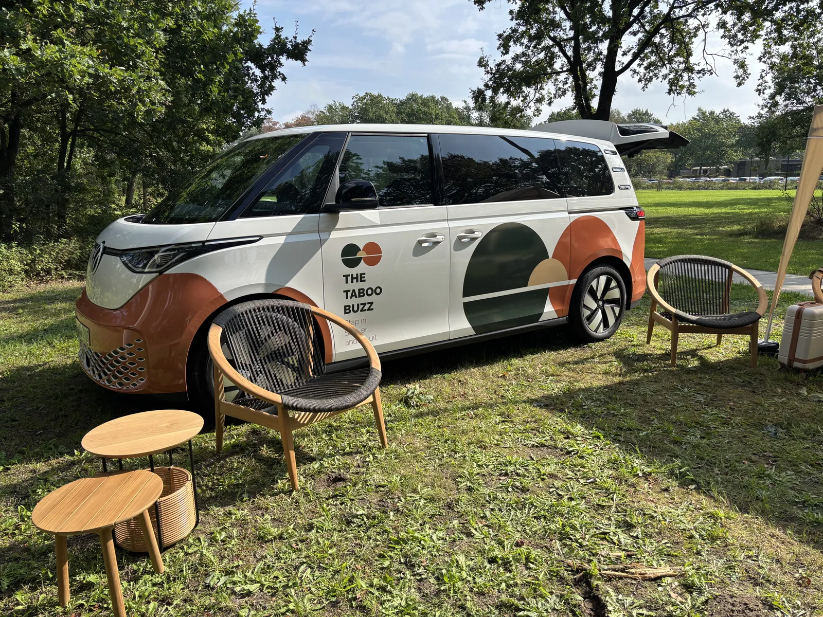 De taboebus van The Taboo Buzz