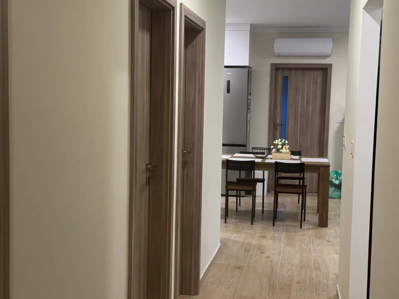 Pazonybau generálkivitelezés által épített modern családi ház, energiatakarékos megoldásokkal.