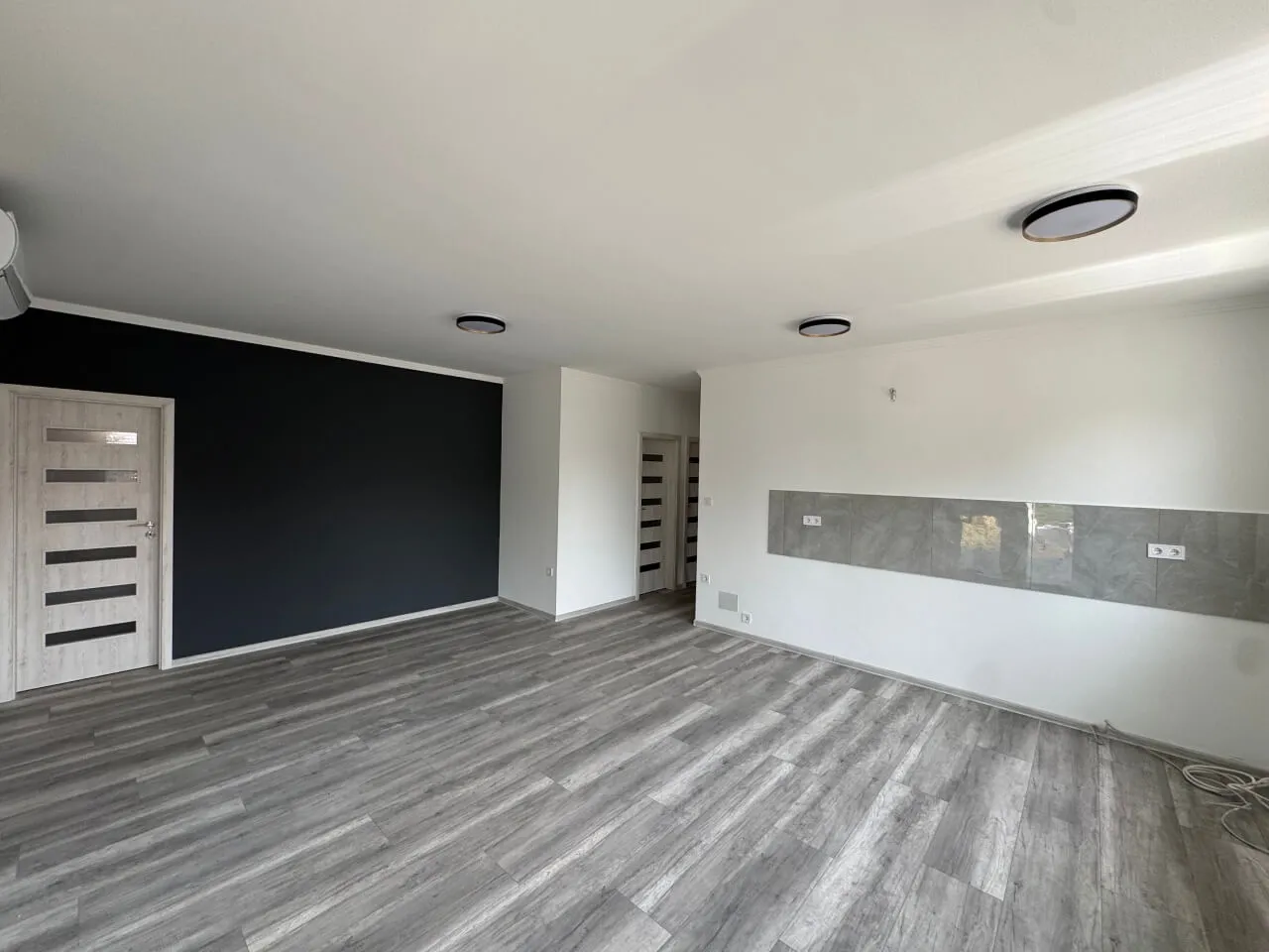 Pazonybau generálkivitelezés által épített modern családi ház, energiatakarékos megoldásokkal.
