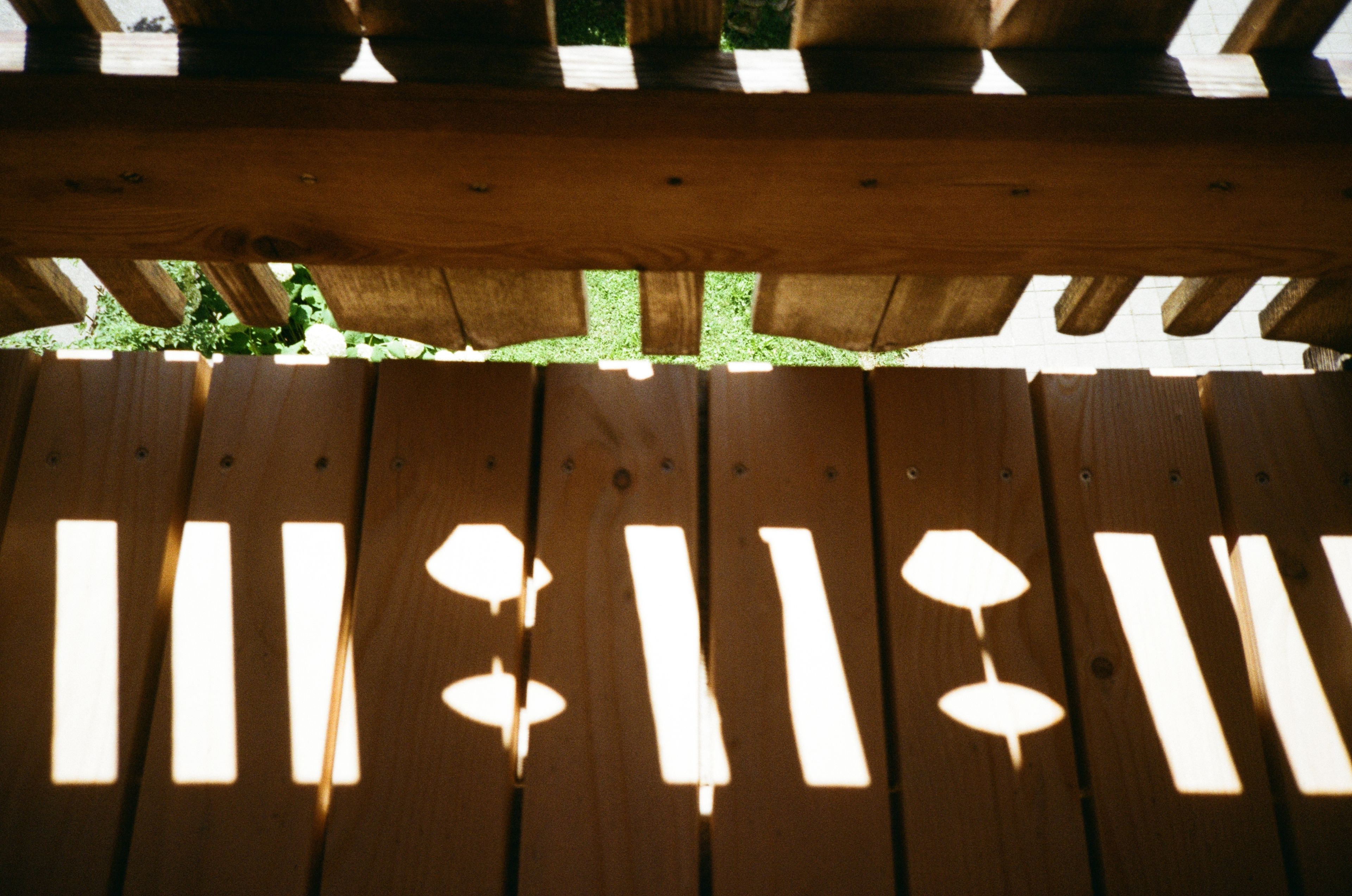 Schattenspiel am Balkon