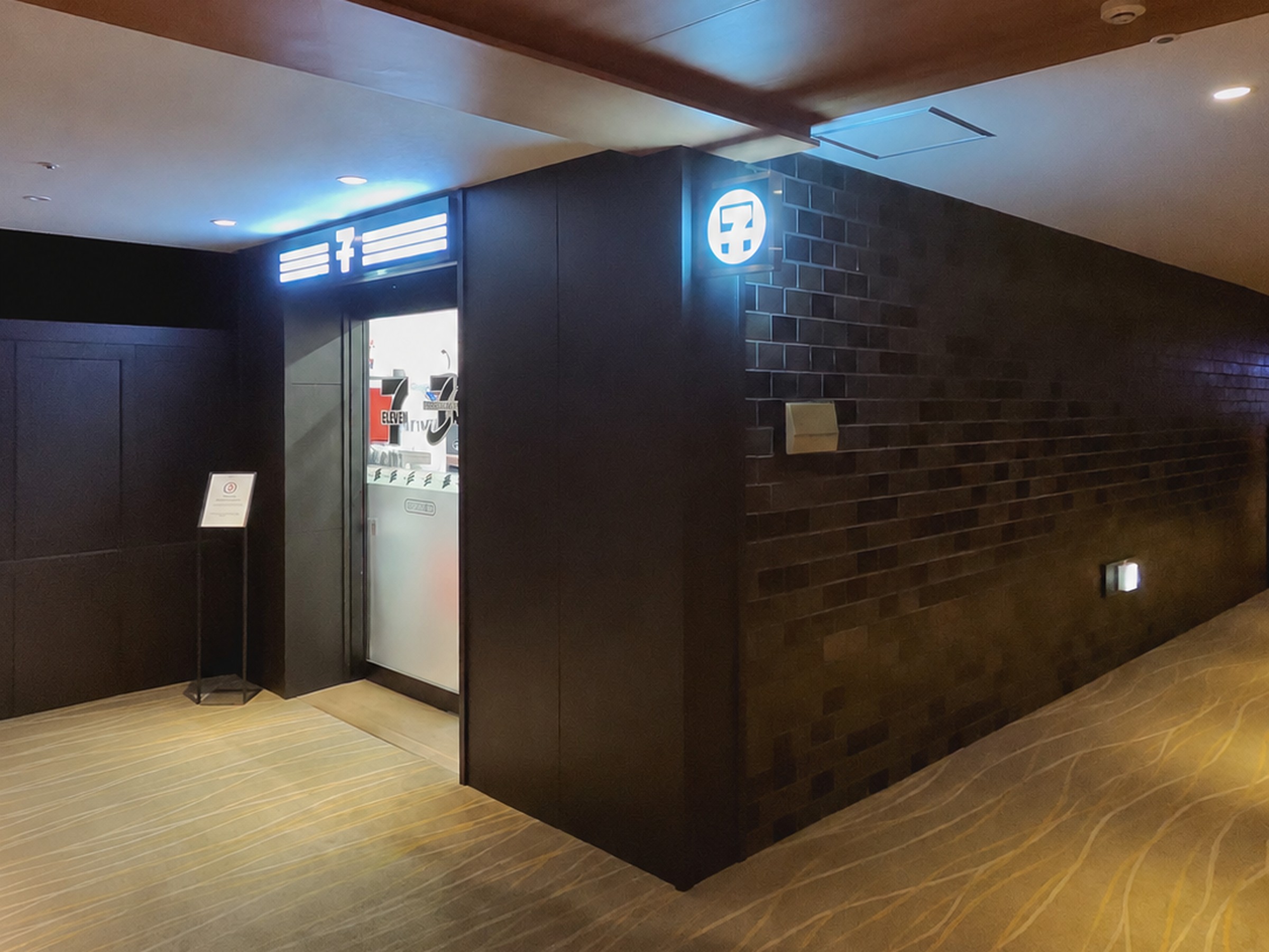 A 7-Eleven inside the wider Prince hotel complex near Takanawa Hanakohro.