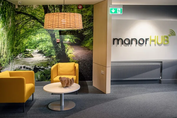 manorHUB