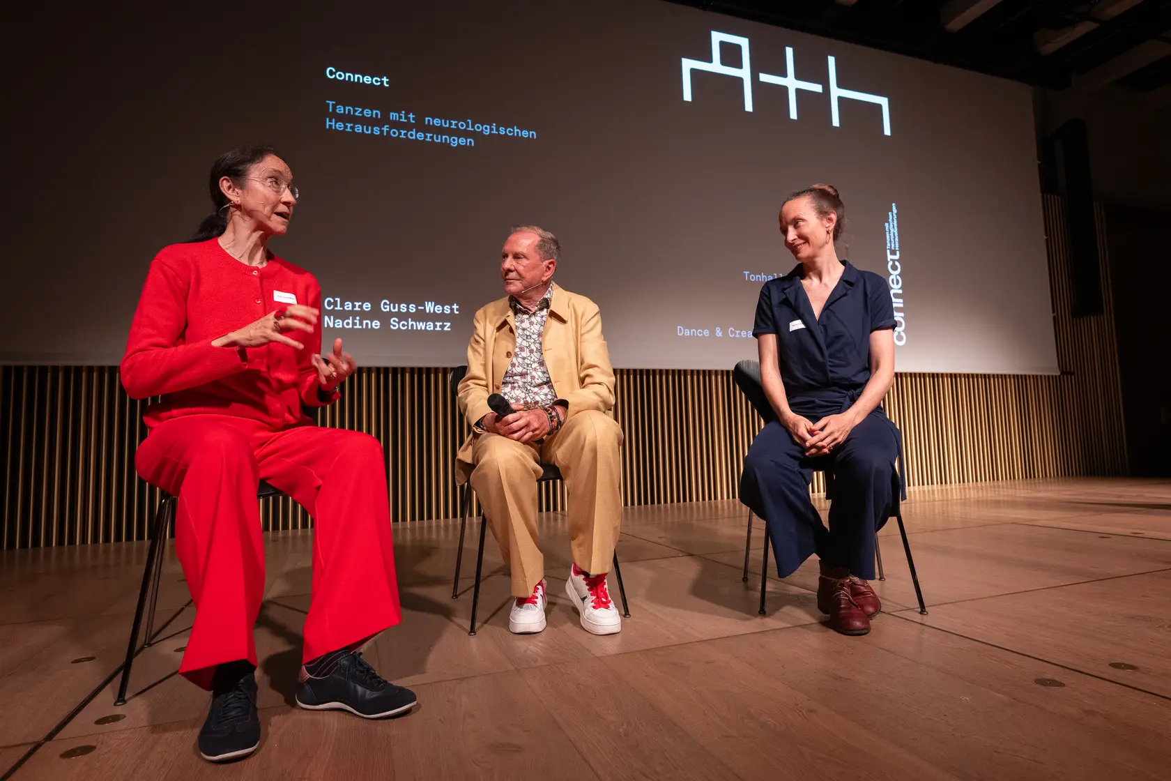 Clare Guss-West und Nadine Schwarz (Opernhaus Zürich) mit Kurt Aeschbacher