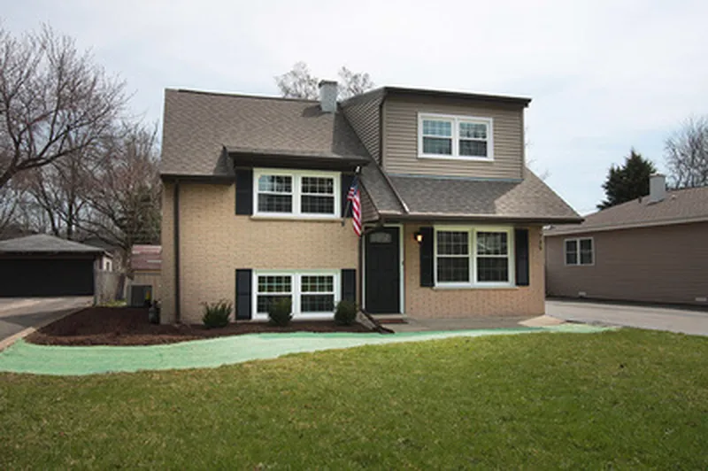 Western Suburbs of Chicago - Acquisition and Rehab Financing - 3 Single Family Homes