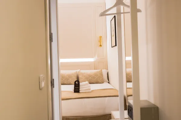 Room Entrance and Safe Amenities