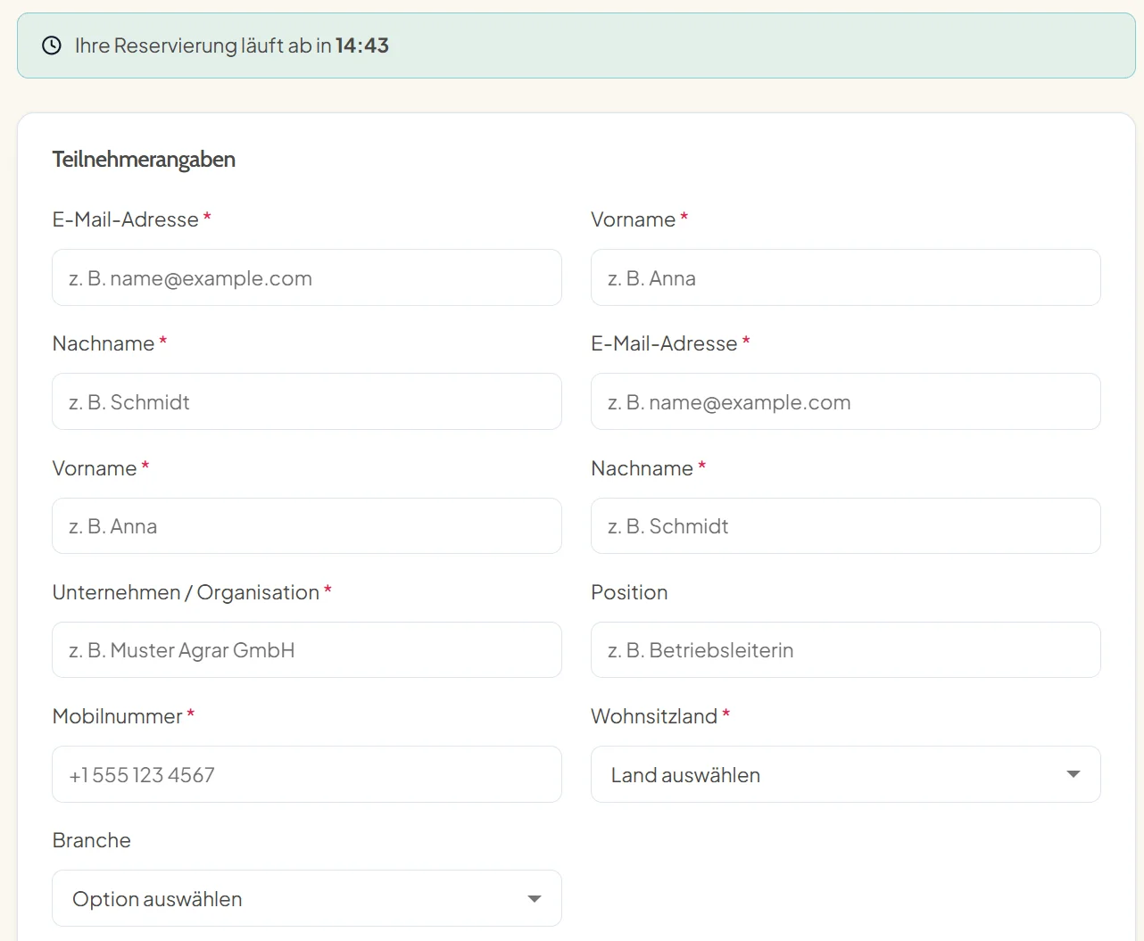Attendee details step of a checkout in German, with the reservation timer and translated questions such as E-Mail-Adresse, Vorname, Nachname, Unternehmen / Organisation, Position, Mobilnummer and Wohnsitzland