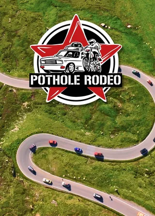 Pothole Rodeo Community auf kurviger Bergstraße