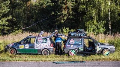 Pothole Rodeo Germany Teams mit Rallye-Fahrzeugen