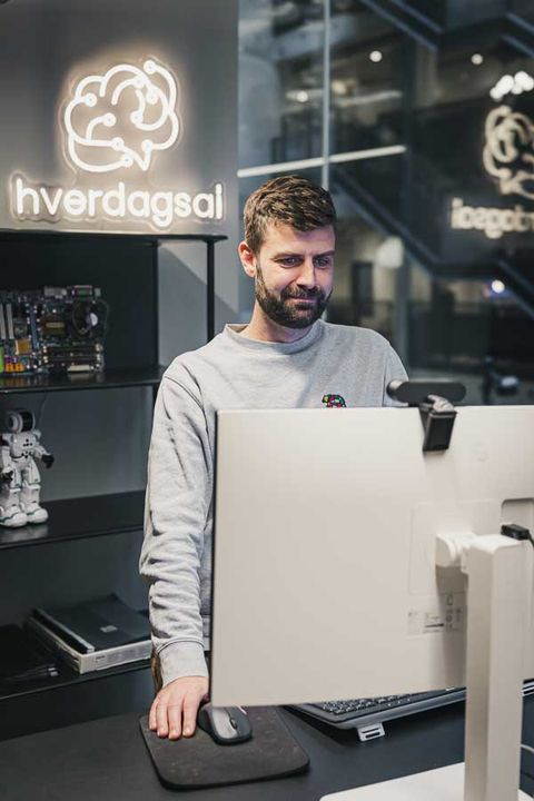 Jacob Mindak underviser i AI