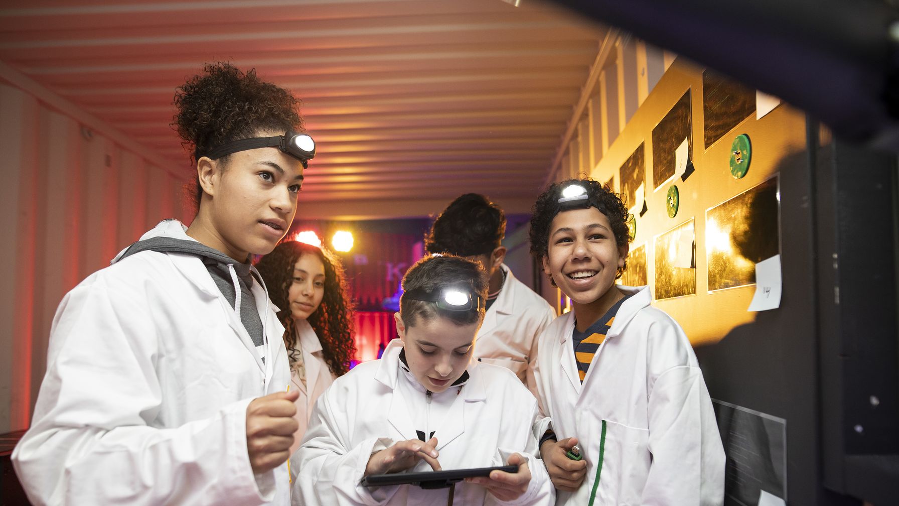 Jongeren actief in de TechMission experience