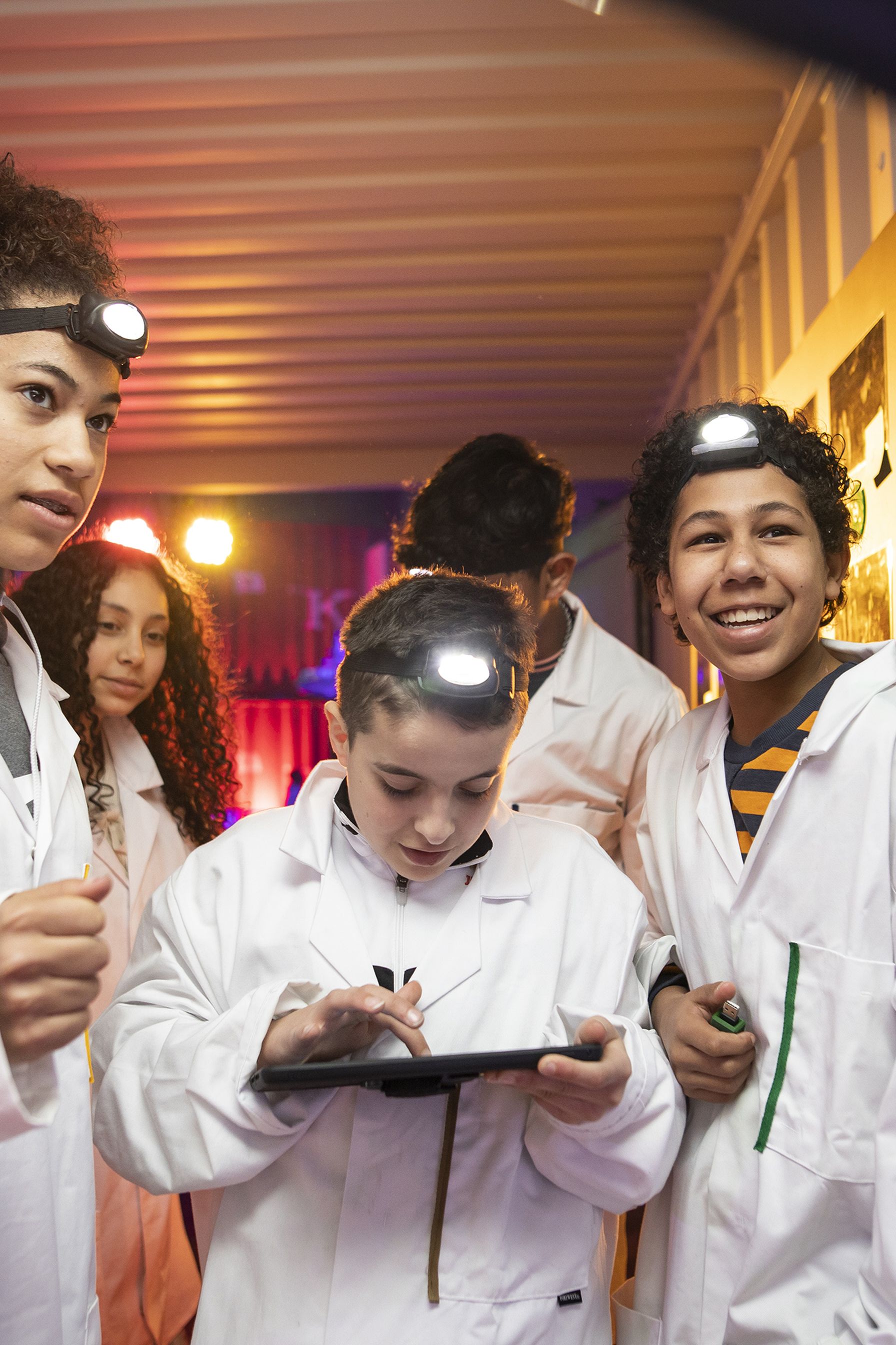 Jongeren actief in de TechMission experience