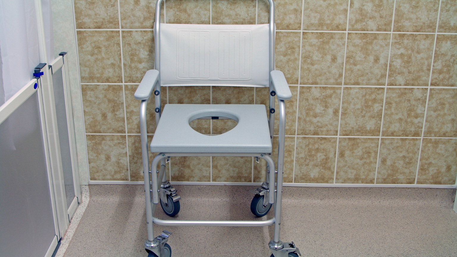 Commodes in Hampshire for Sale at Solent Mobility Centre in Lee-on-the-Solent