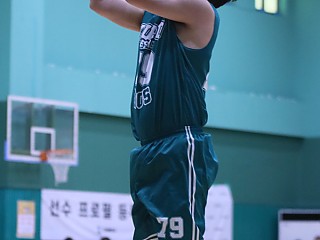 [윌슨컵] 초접전 이겨낸 국보디자인, 어시스트 직장인농구리그 첫 승리의 주인공