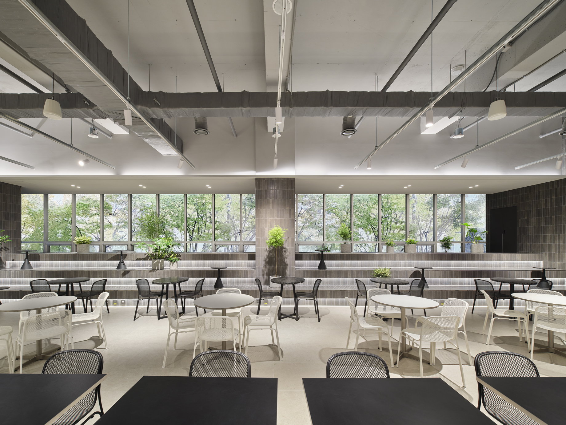 Nexon Cafeteria 4