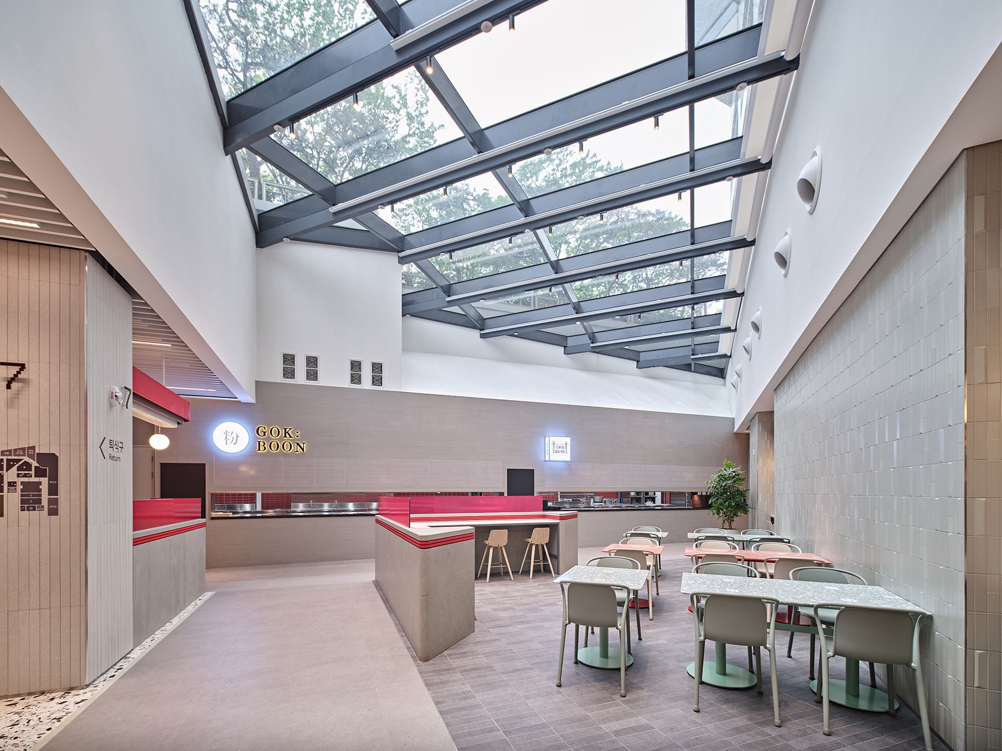 LG TwinTower Cafeteria 8