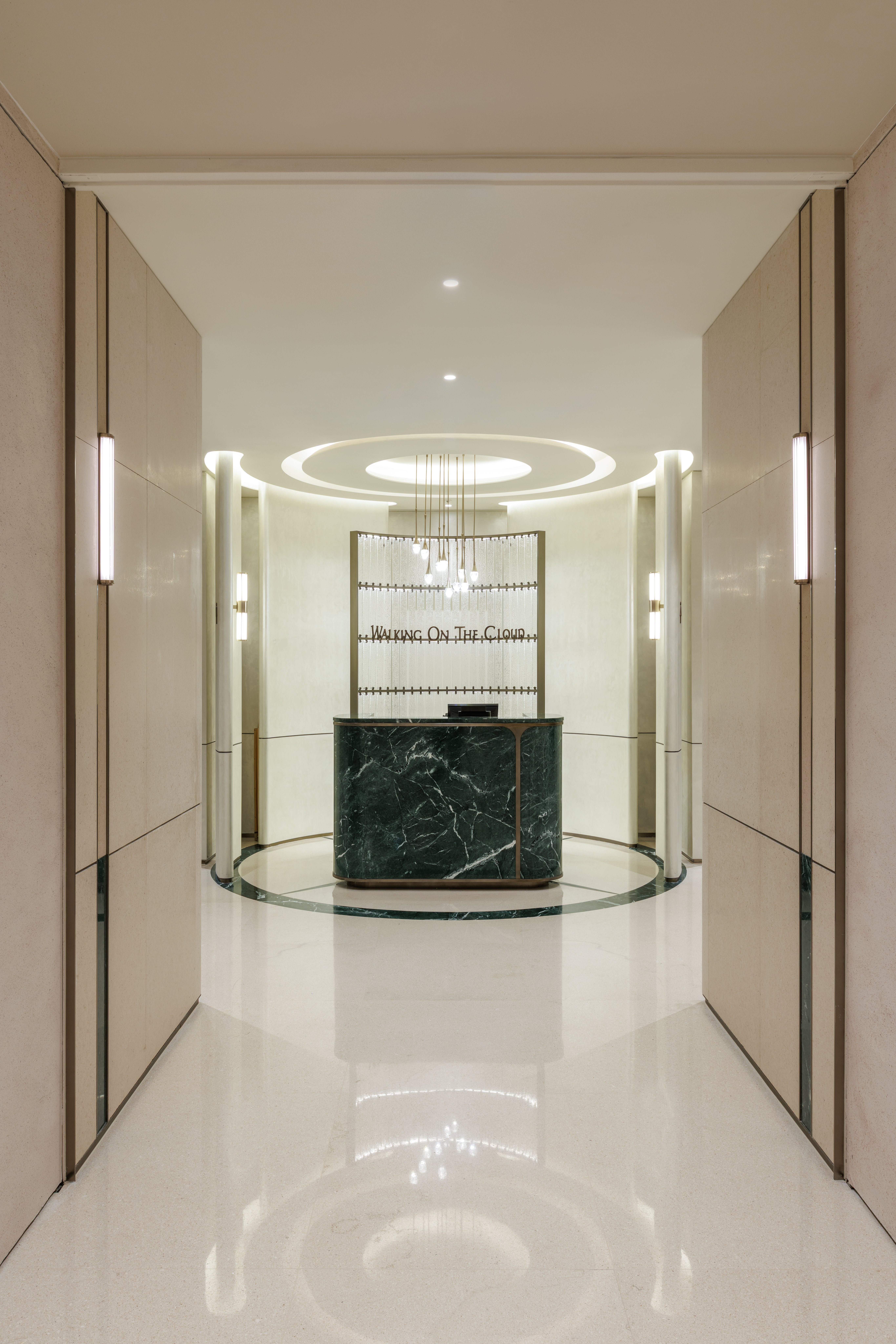 63 Skyline Dining 24