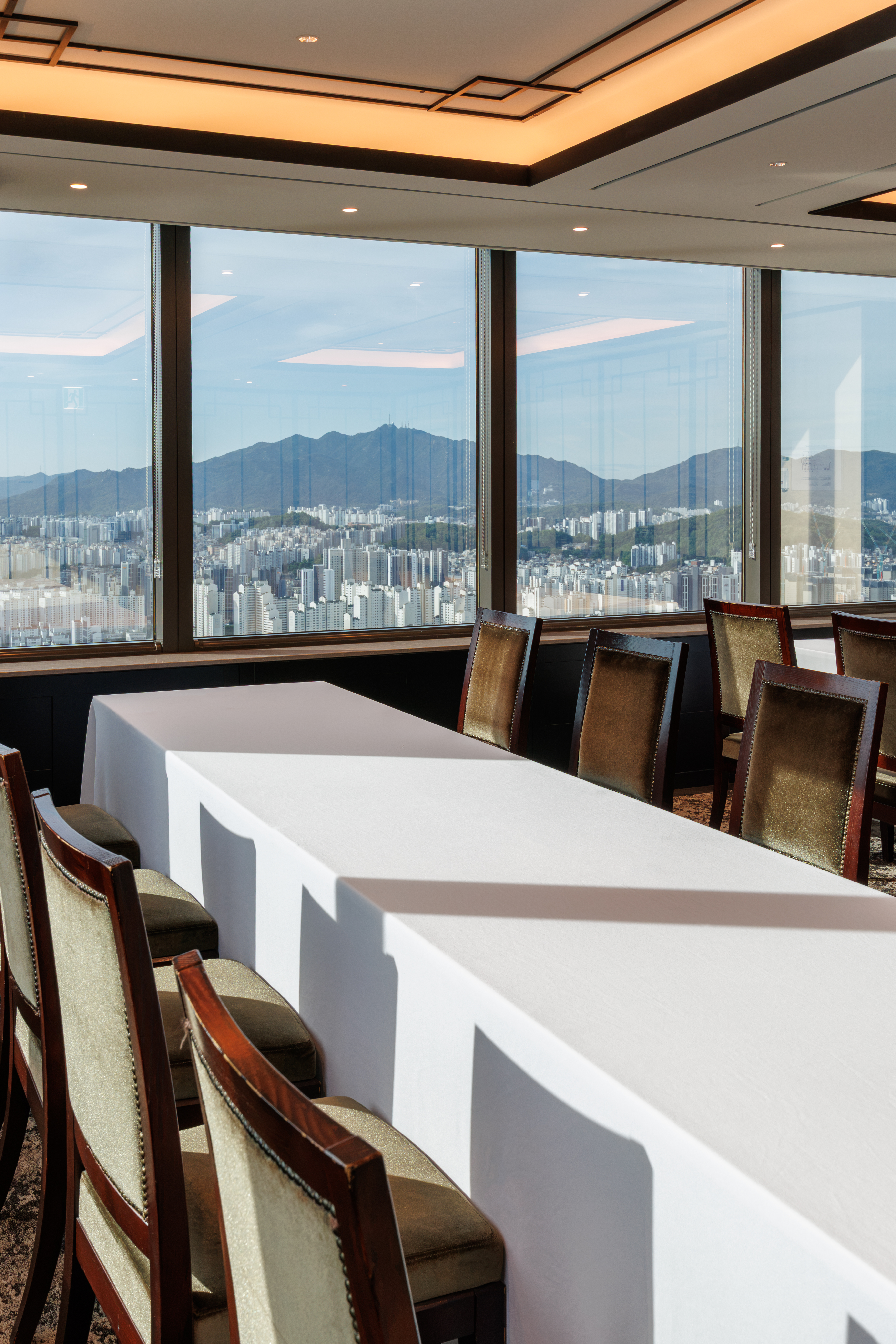 63 Skyline Dining 8