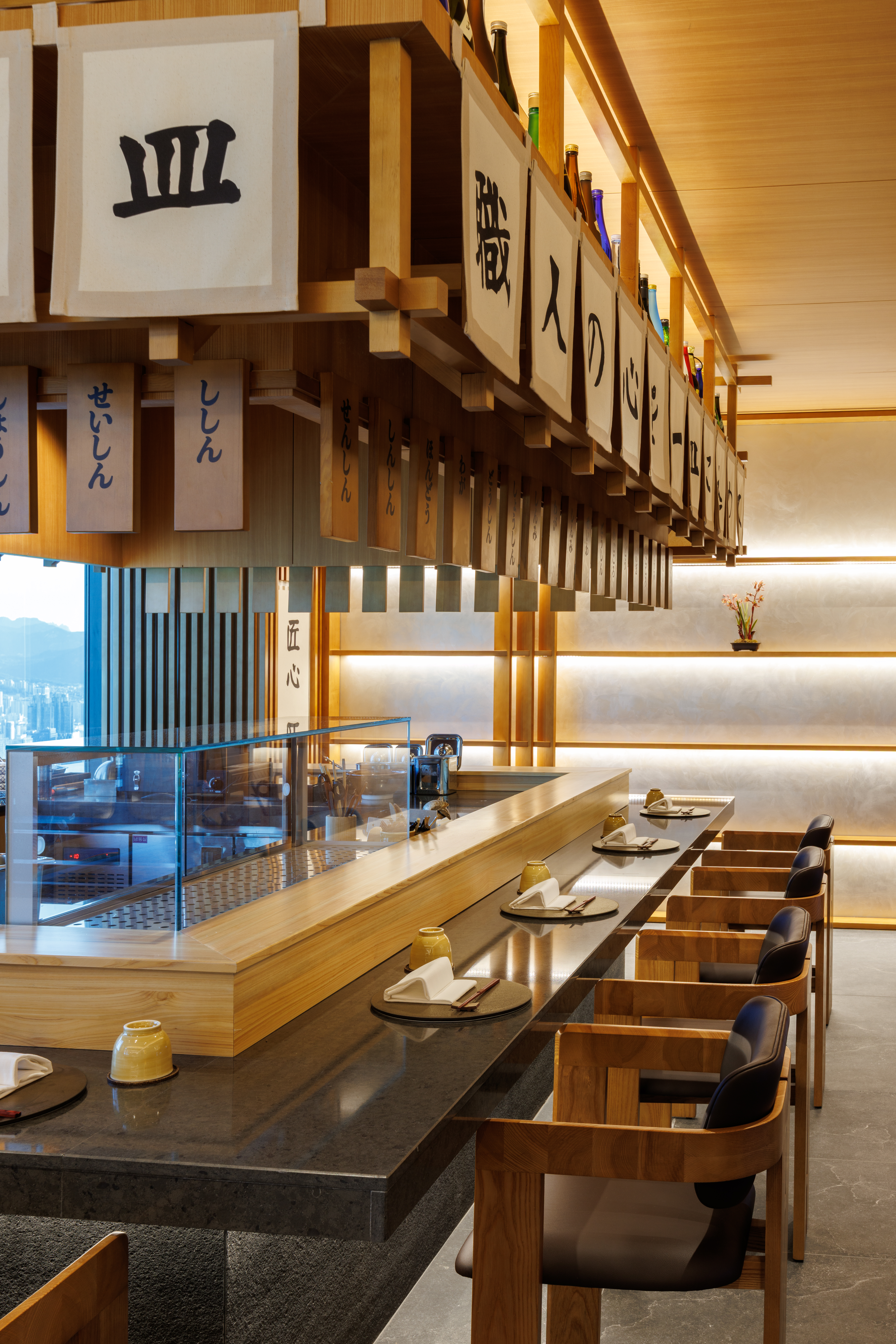 63 Skyline Dining 14