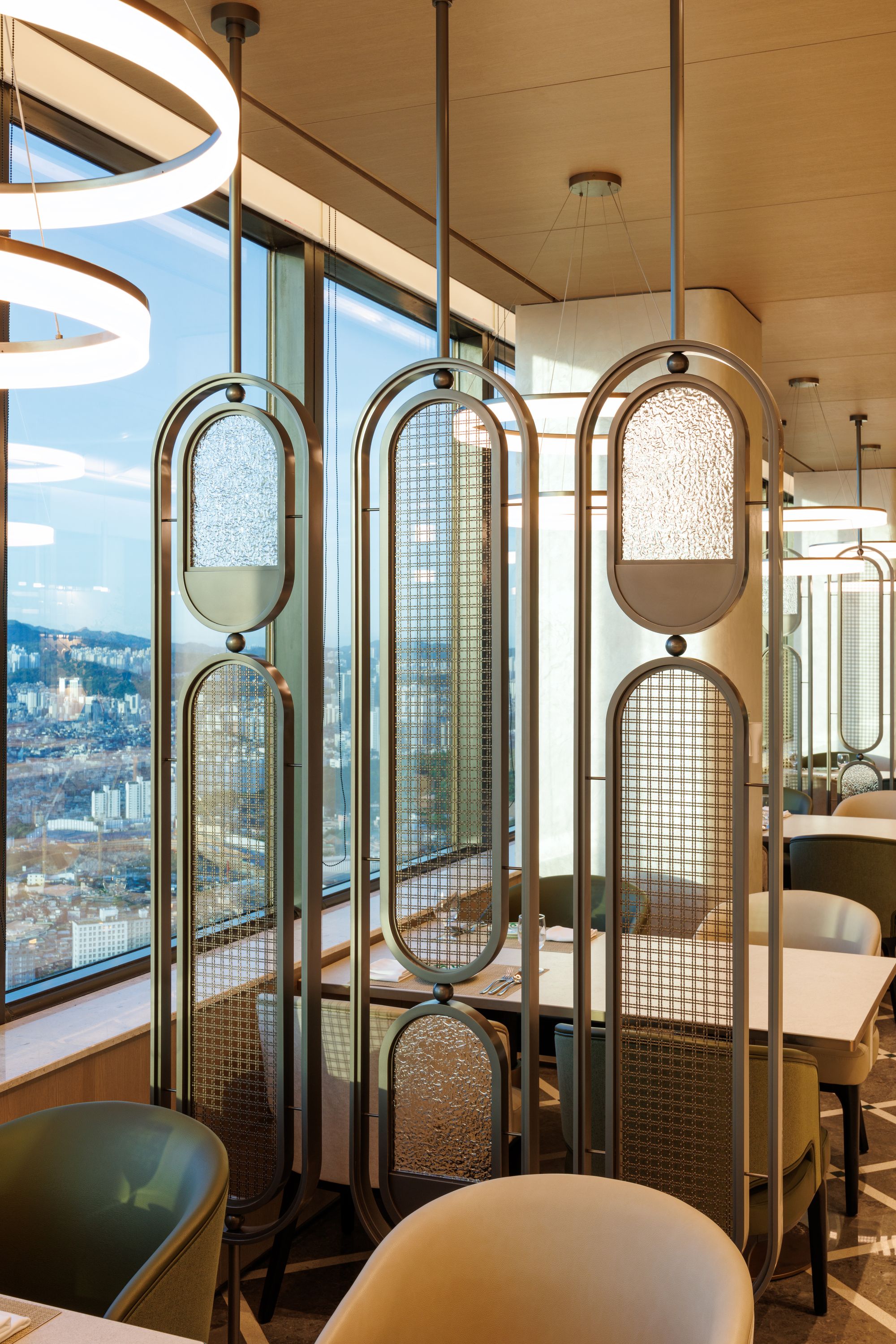 63 Skyline Dining 4